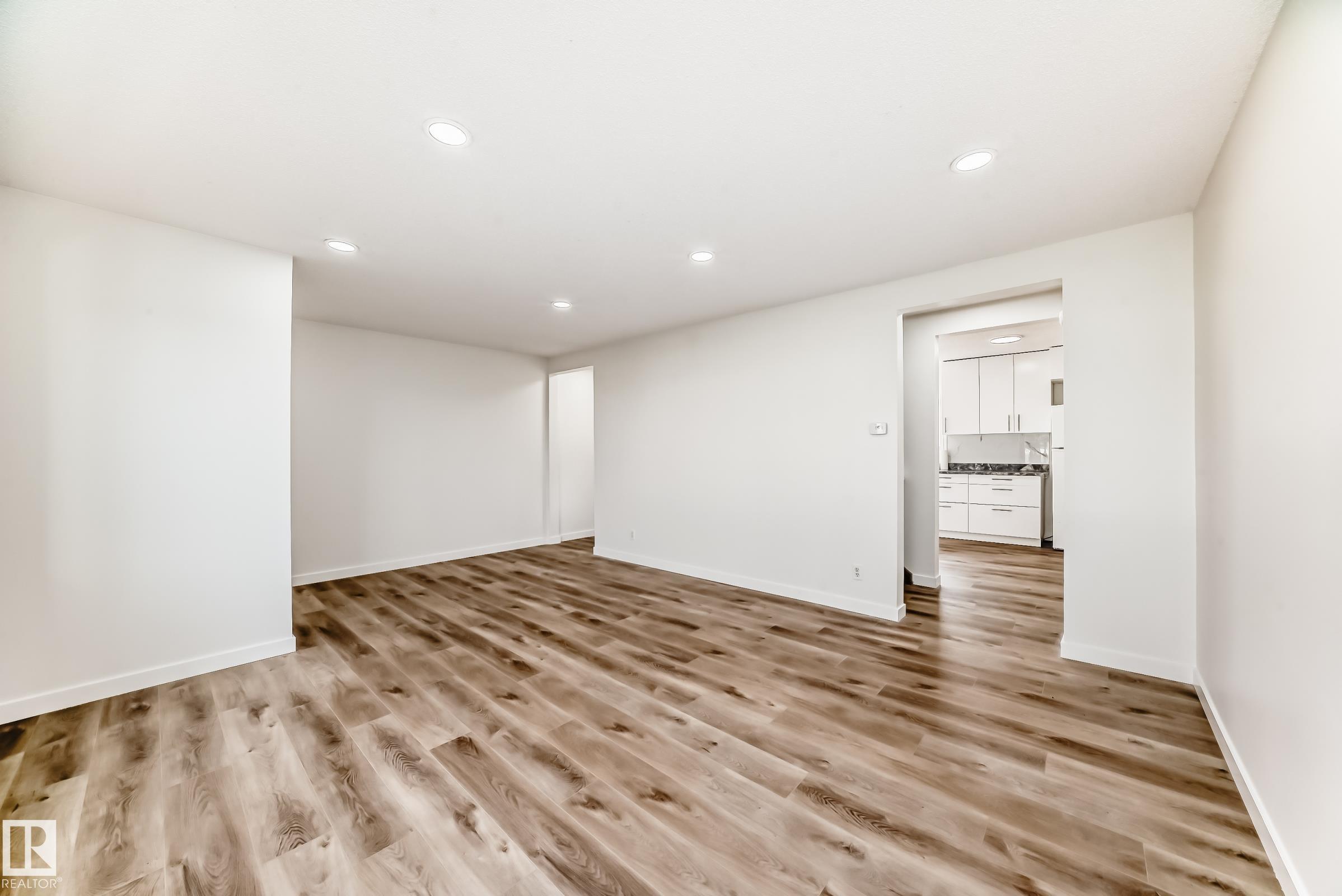 Photo 13 at 13319 85 Street NW, Glengarry, Edmonton