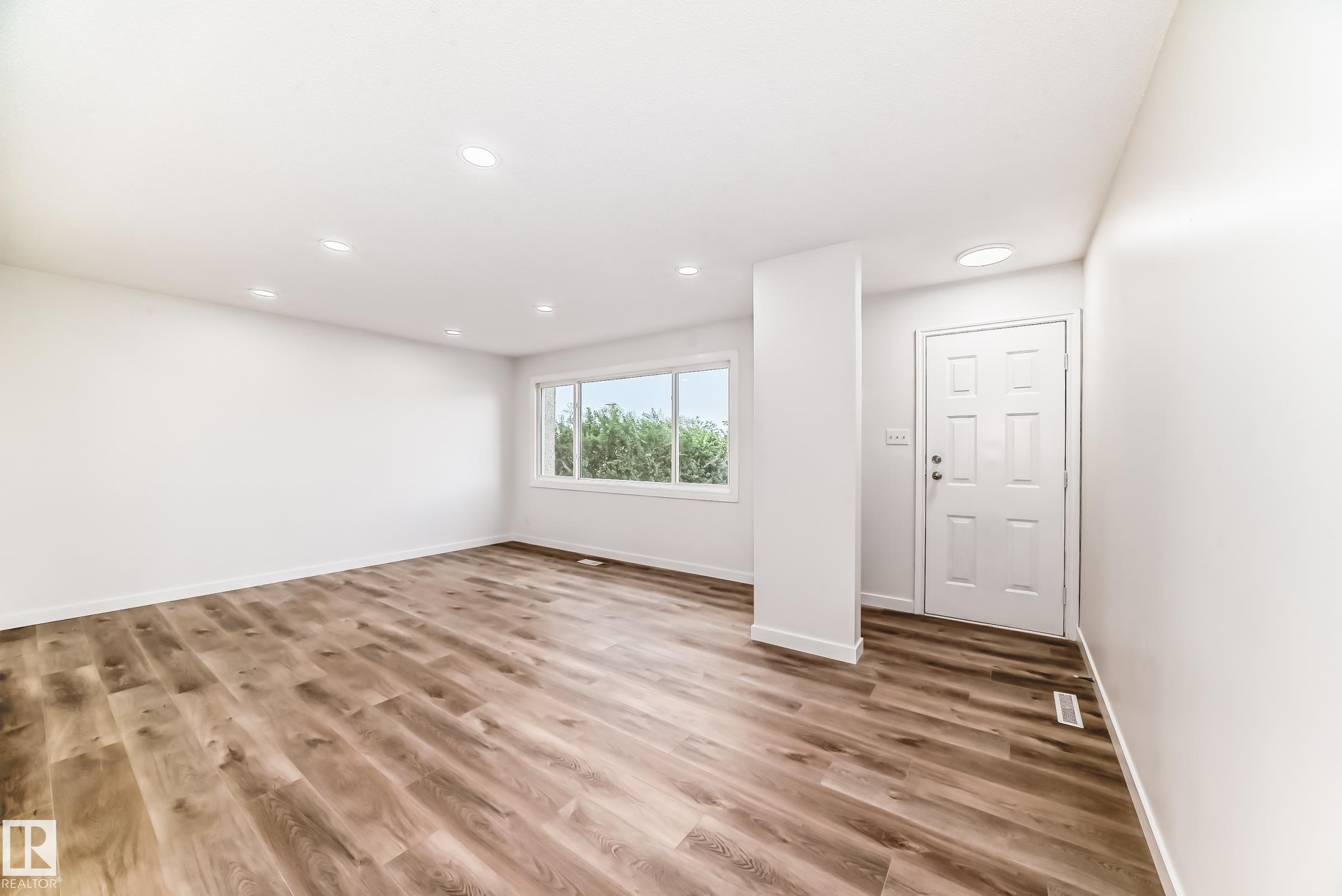 Photo 16 at 13319 85 Street NW, Glengarry, Edmonton