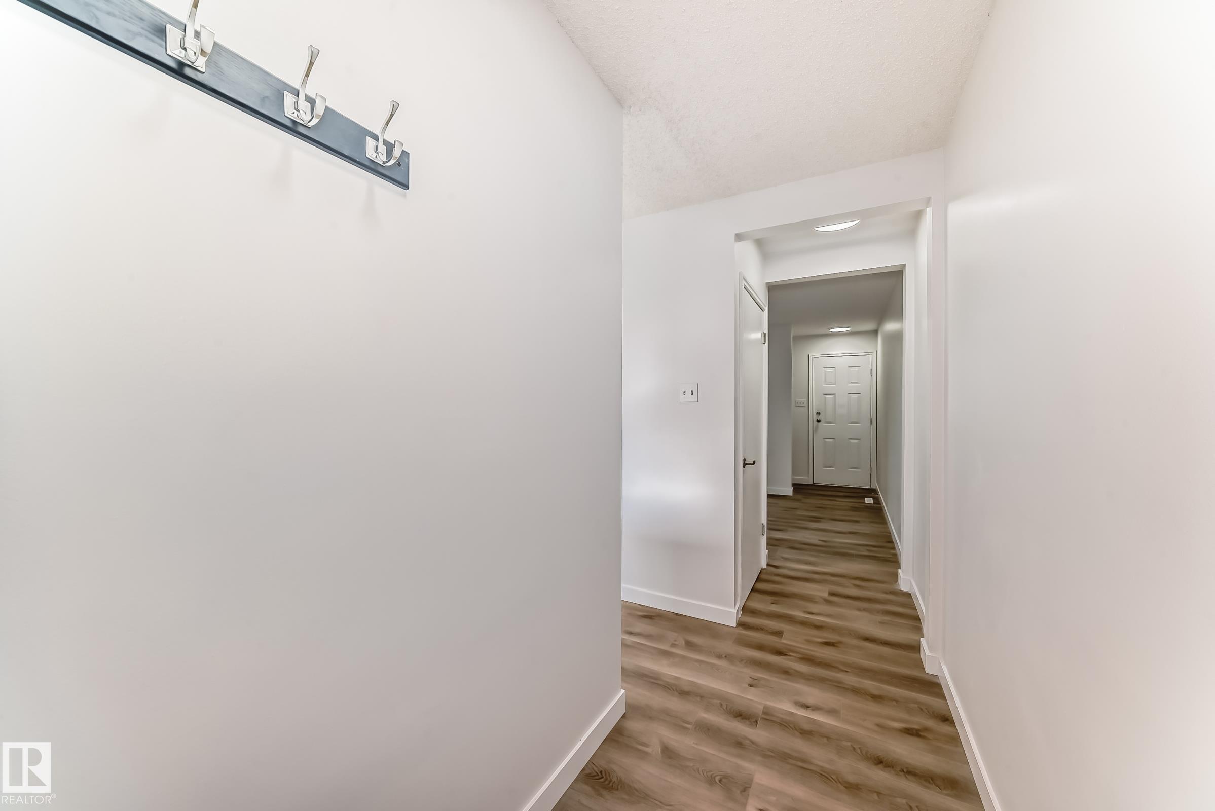 Photo 5 at 13319 85 Street NW, Glengarry, Edmonton