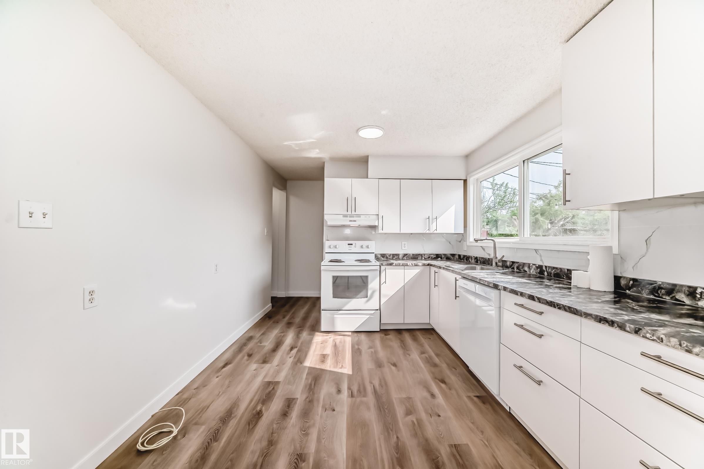 Photo 7 at 13319 85 Street NW, Glengarry, Edmonton