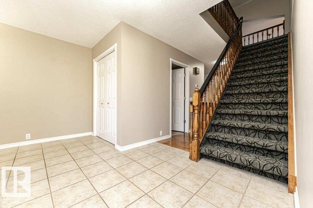Photo 5 at 1051 109 Street NW, Bearspaw, Edmonton