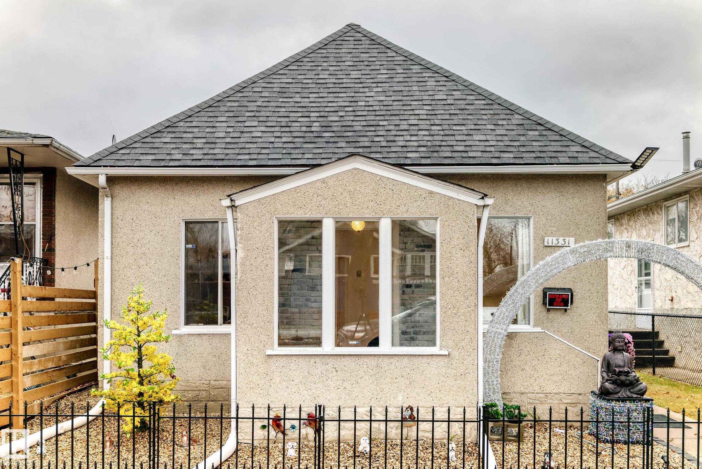 Photo 2 at 11331 92 Street NW, Alberta Avenue, Edmonton