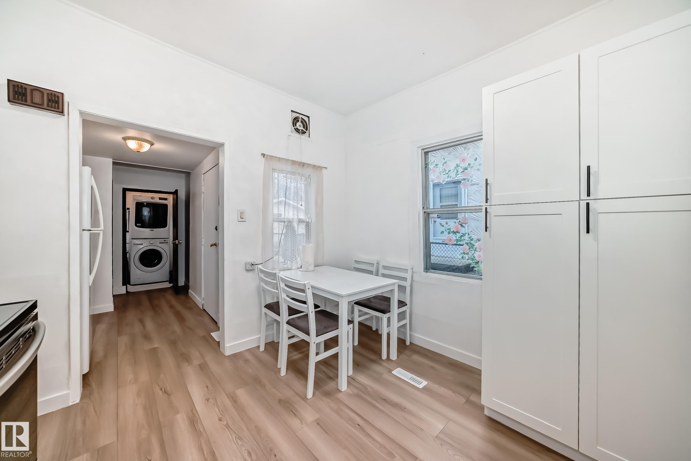 Photo 16 at 11331 92 Street NW, Alberta Avenue, Edmonton