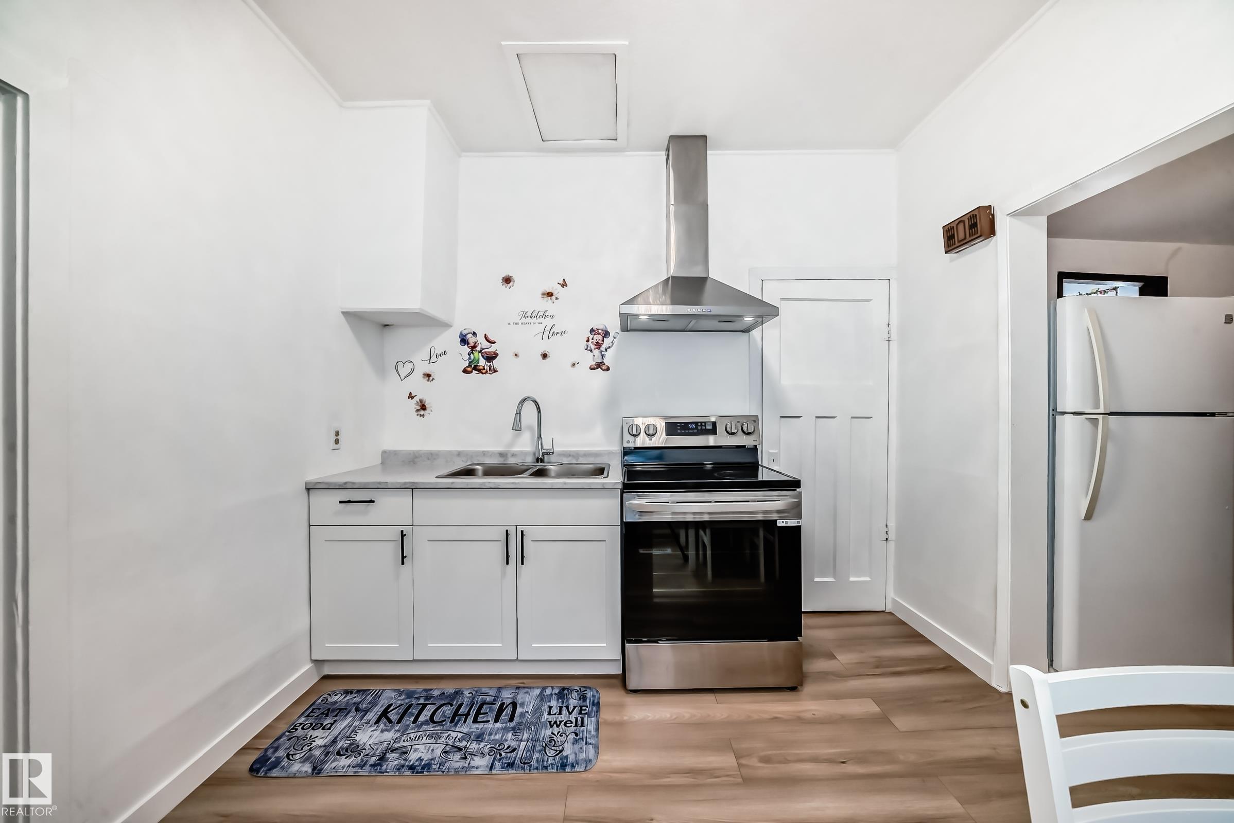 Photo 20 at 11331 92 Street NW, Alberta Avenue, Edmonton