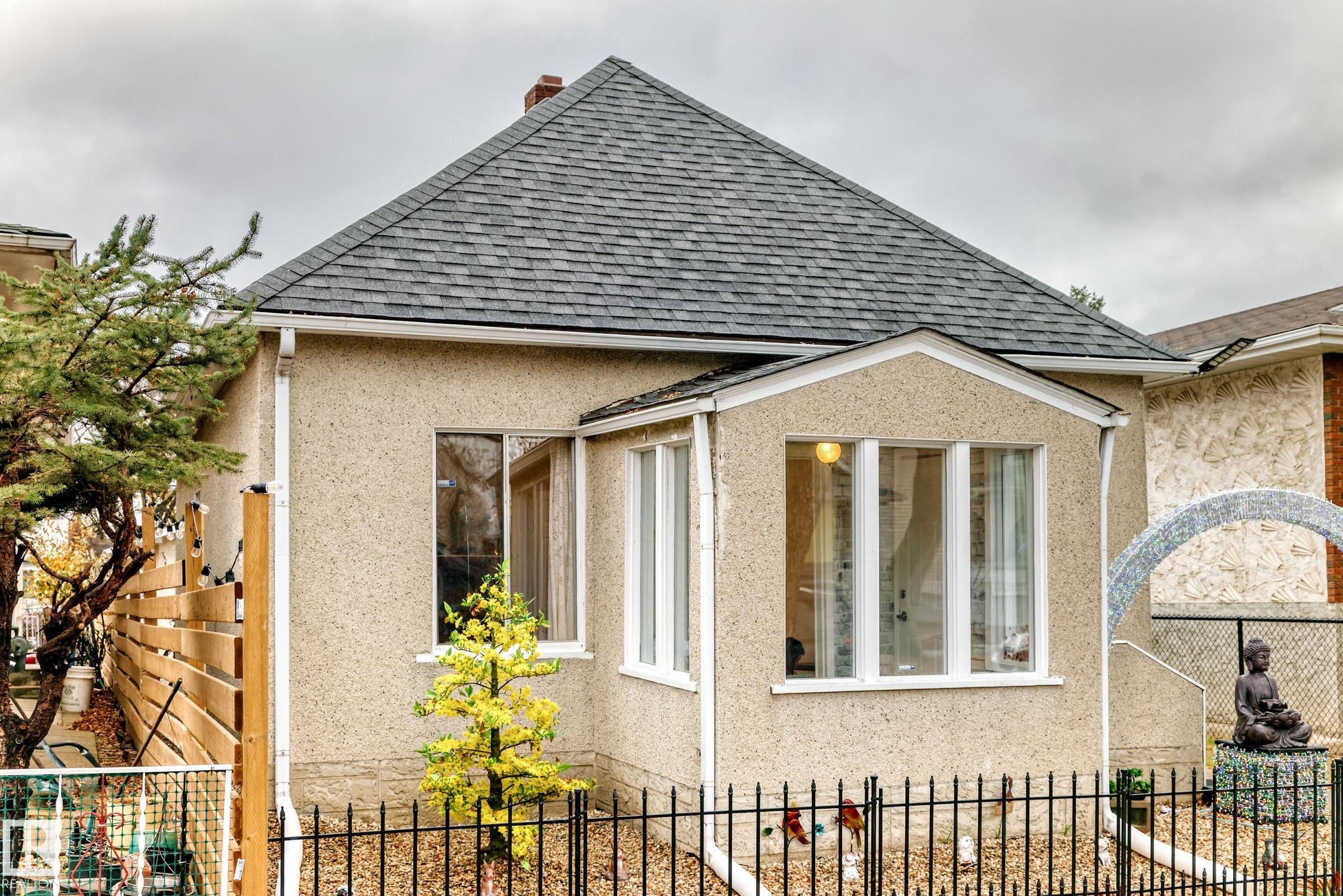 Photo 3 at 11331 92 Street NW, Alberta Avenue, Edmonton