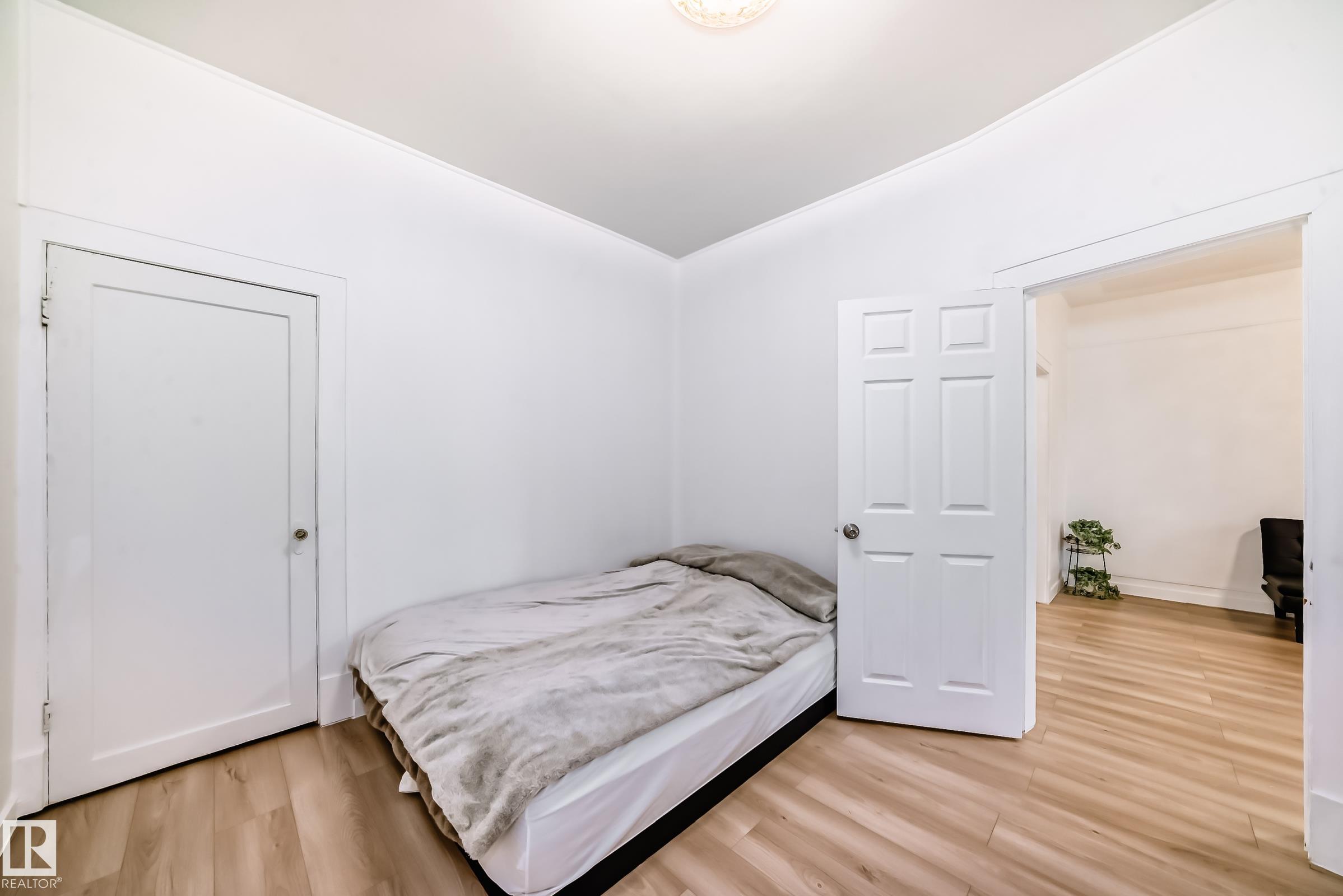 Photo 26 at 11331 92 Street NW, Alberta Avenue, Edmonton