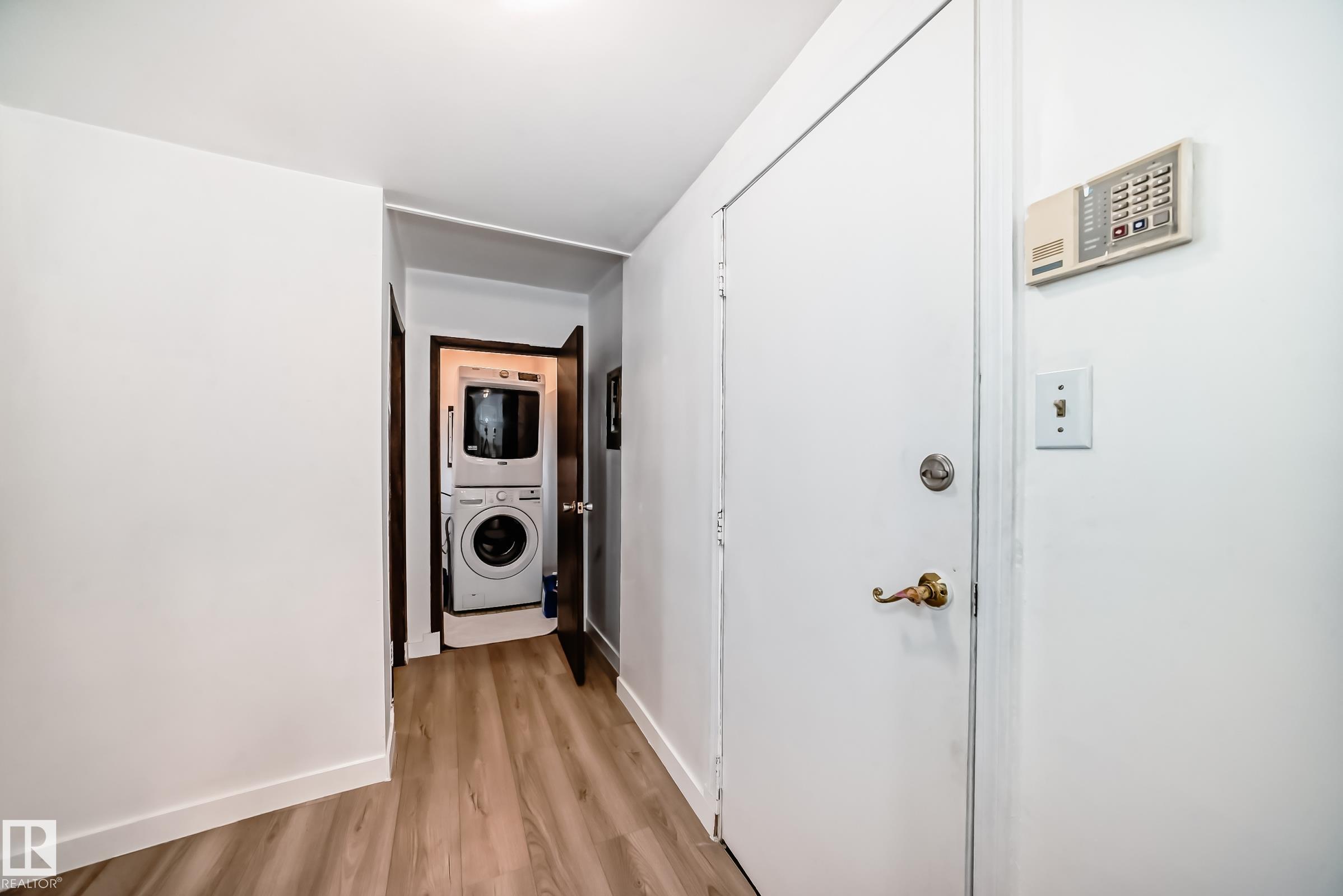 Photo 34 at 11331 92 Street NW, Alberta Avenue, Edmonton