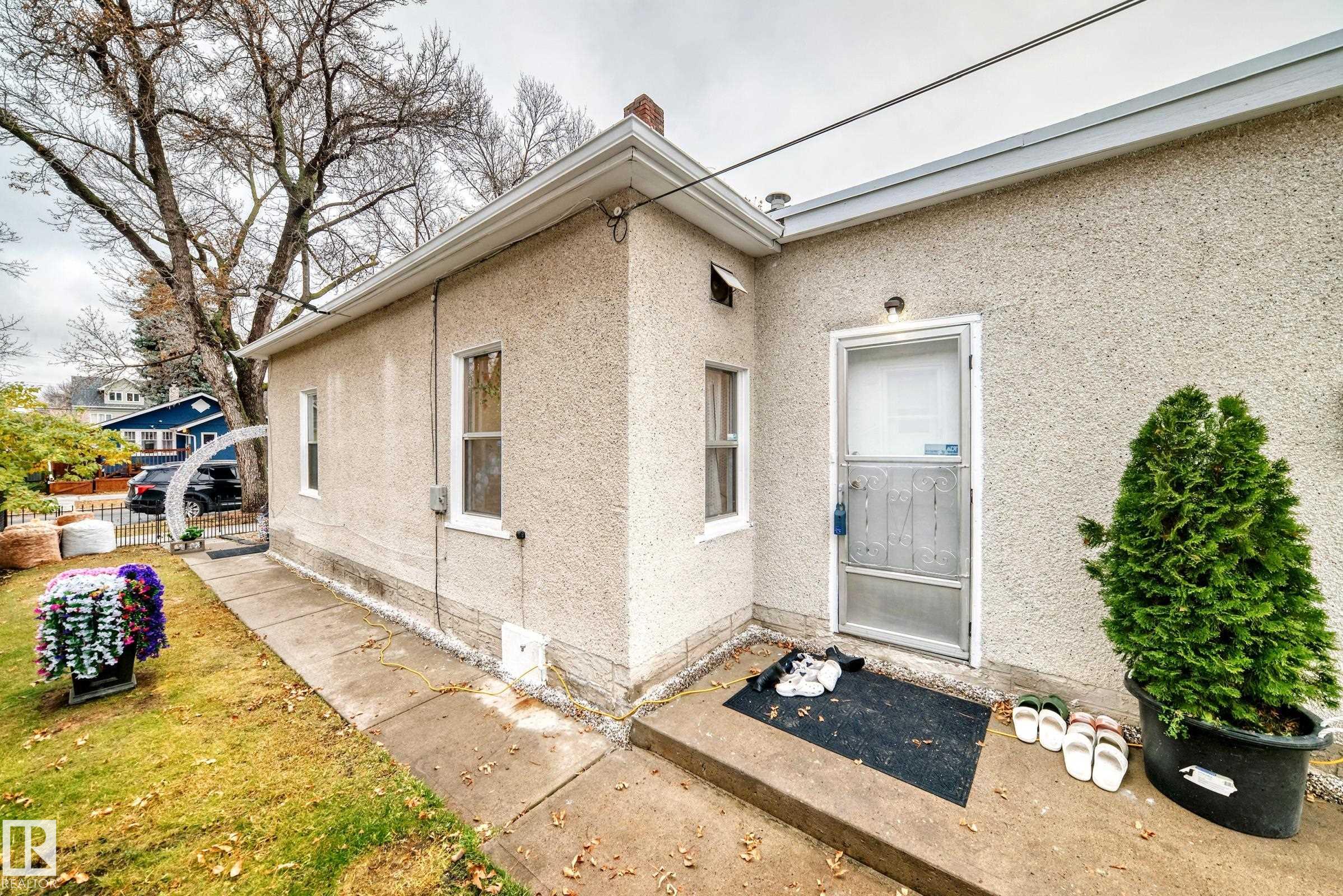 Photo 38 at 11331 92 Street NW, Alberta Avenue, Edmonton