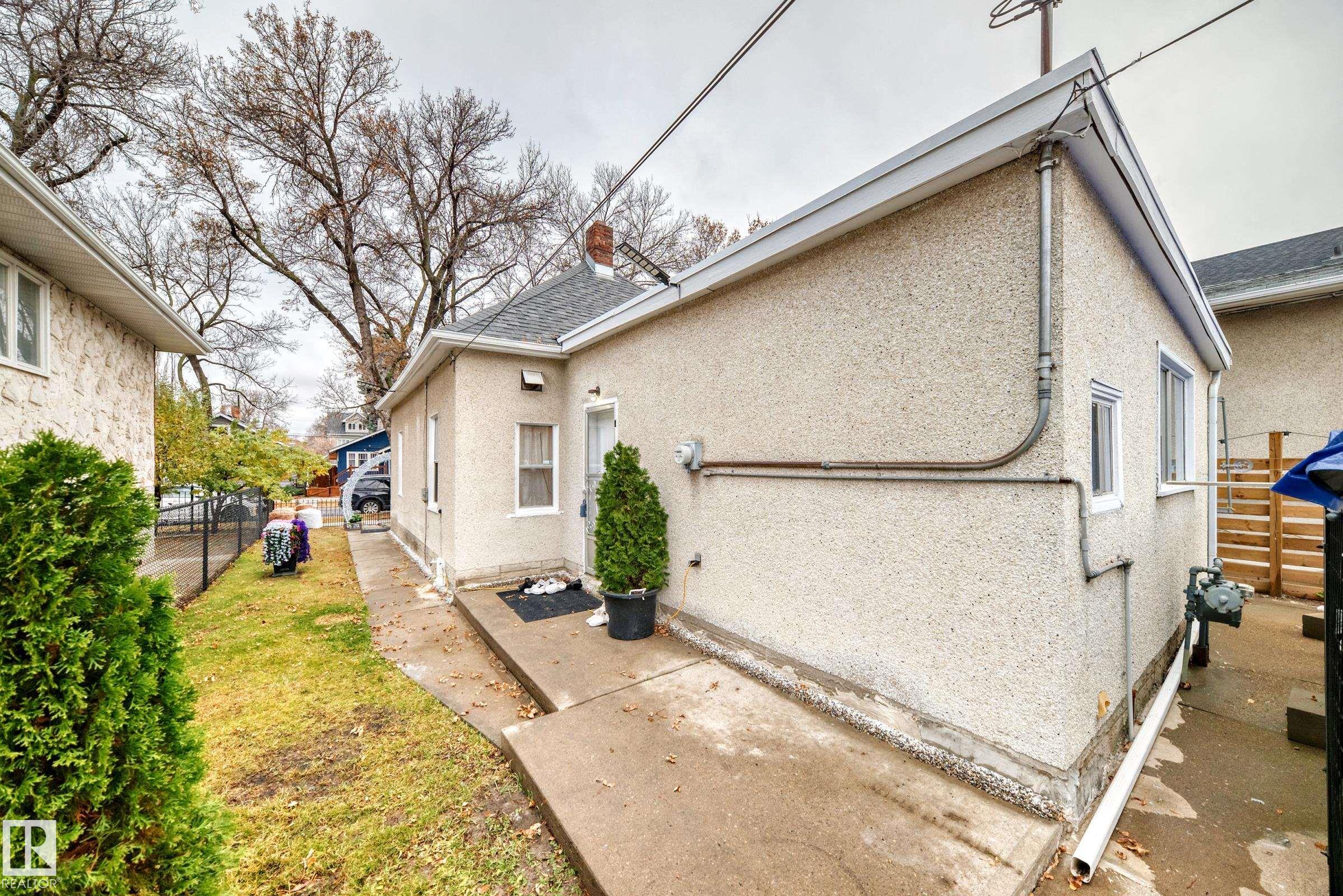 Photo 40 at 11331 92 Street NW, Alberta Avenue, Edmonton