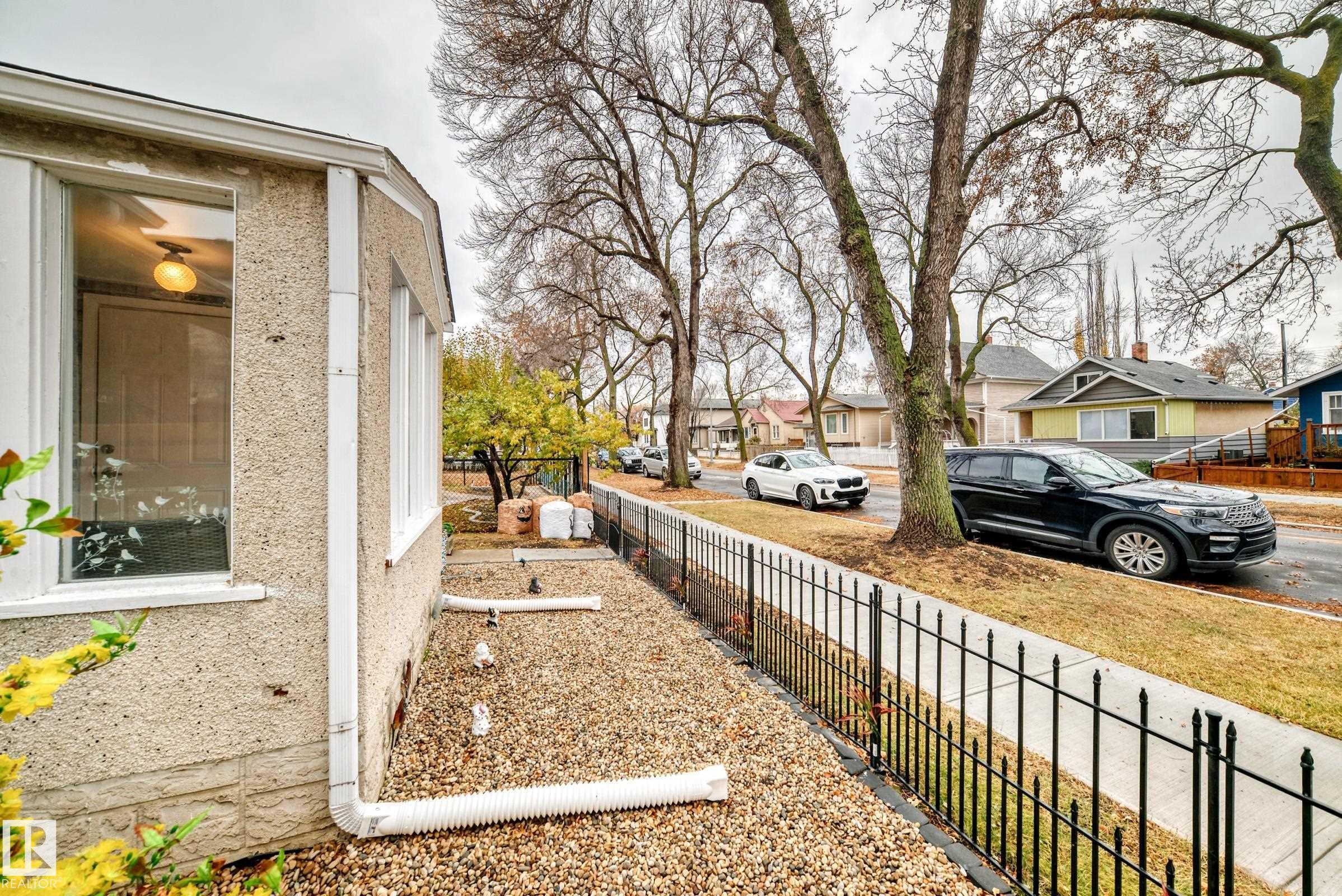 Photo 42 at 11331 92 Street NW, Alberta Avenue, Edmonton