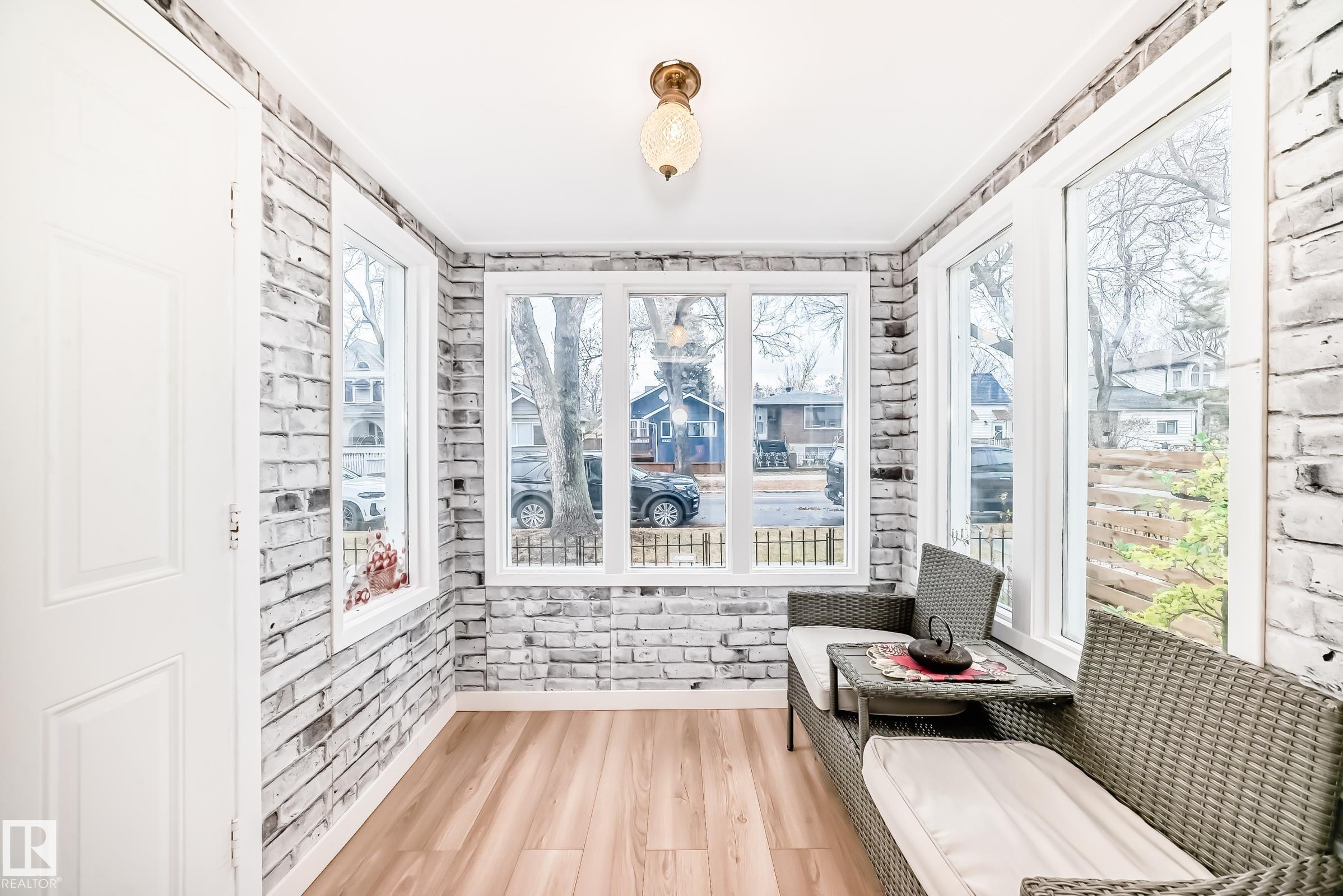 Photo 6 at 11331 92 Street NW, Alberta Avenue, Edmonton