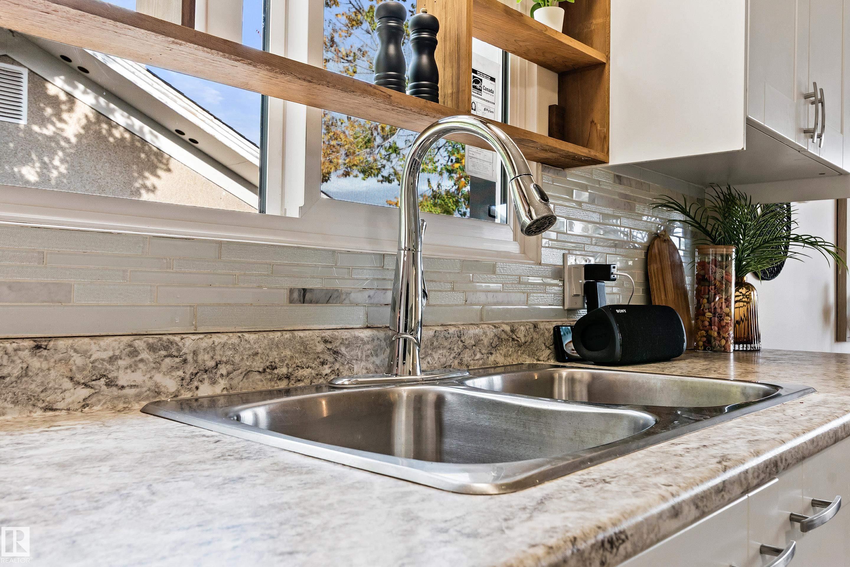 Photo 14 at 7203 93 Avenue NW, Ottewell, Edmonton