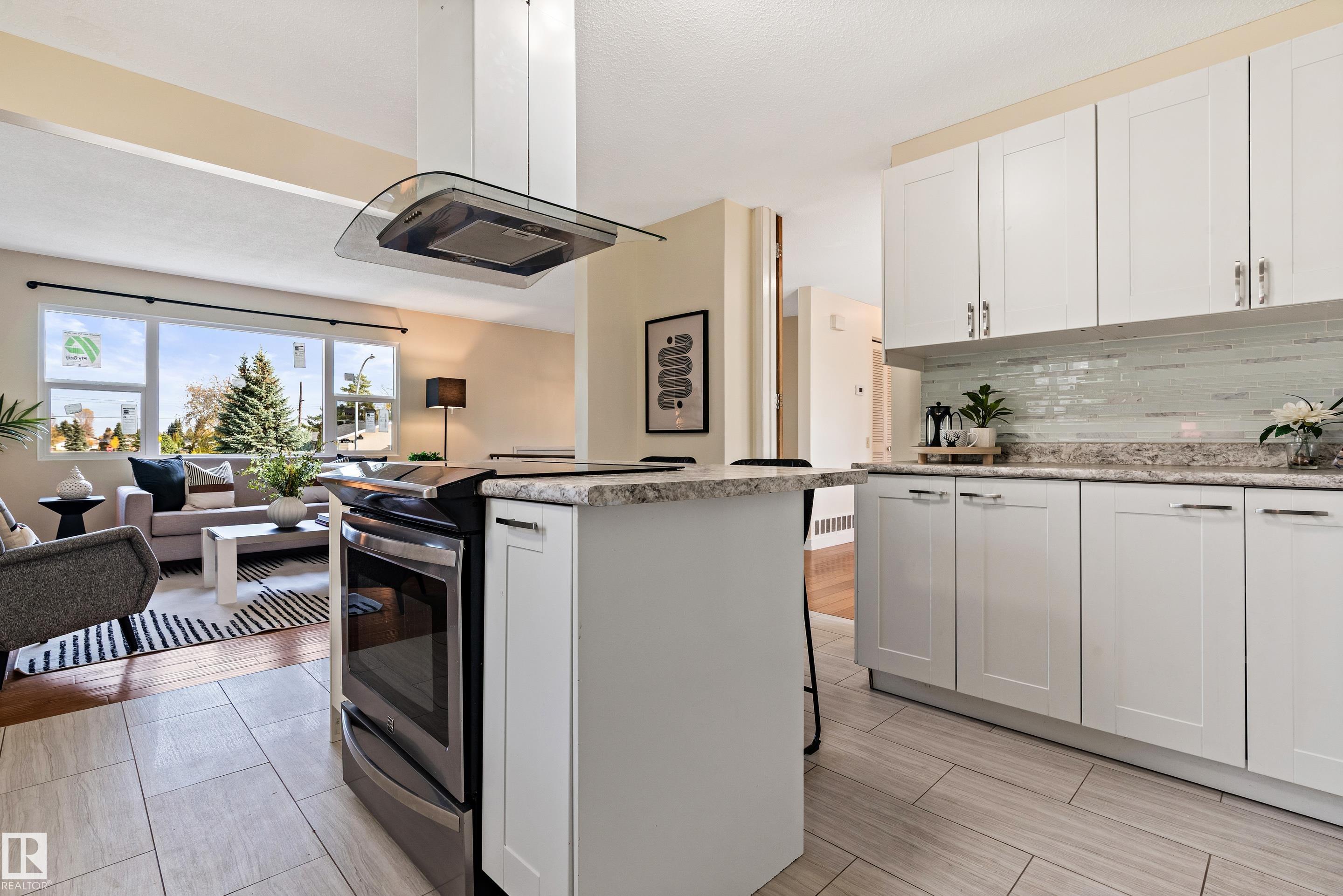 Photo 15 at 7203 93 Avenue NW, Ottewell, Edmonton