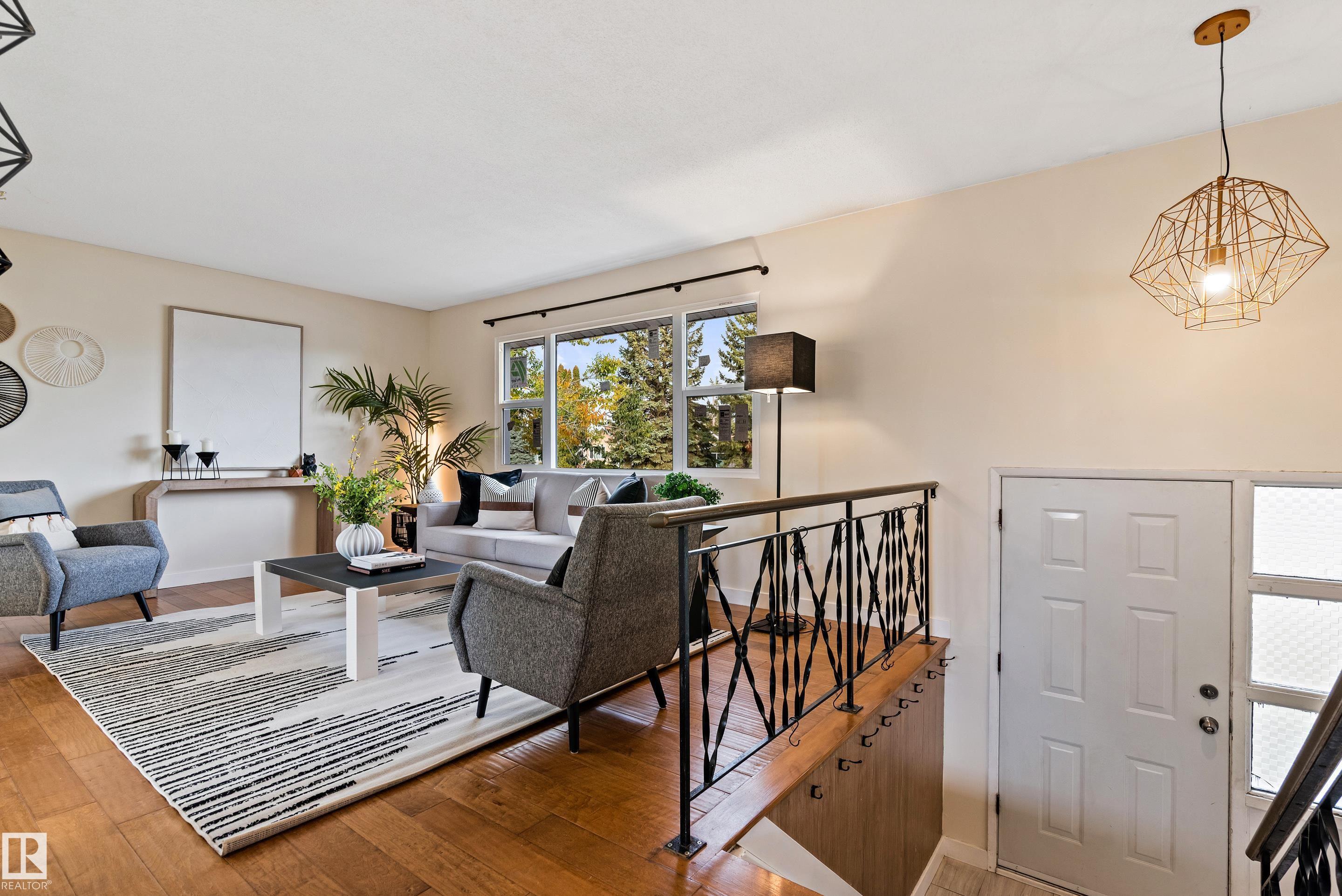 Photo 3 at 7203 93 Avenue NW, Ottewell, Edmonton