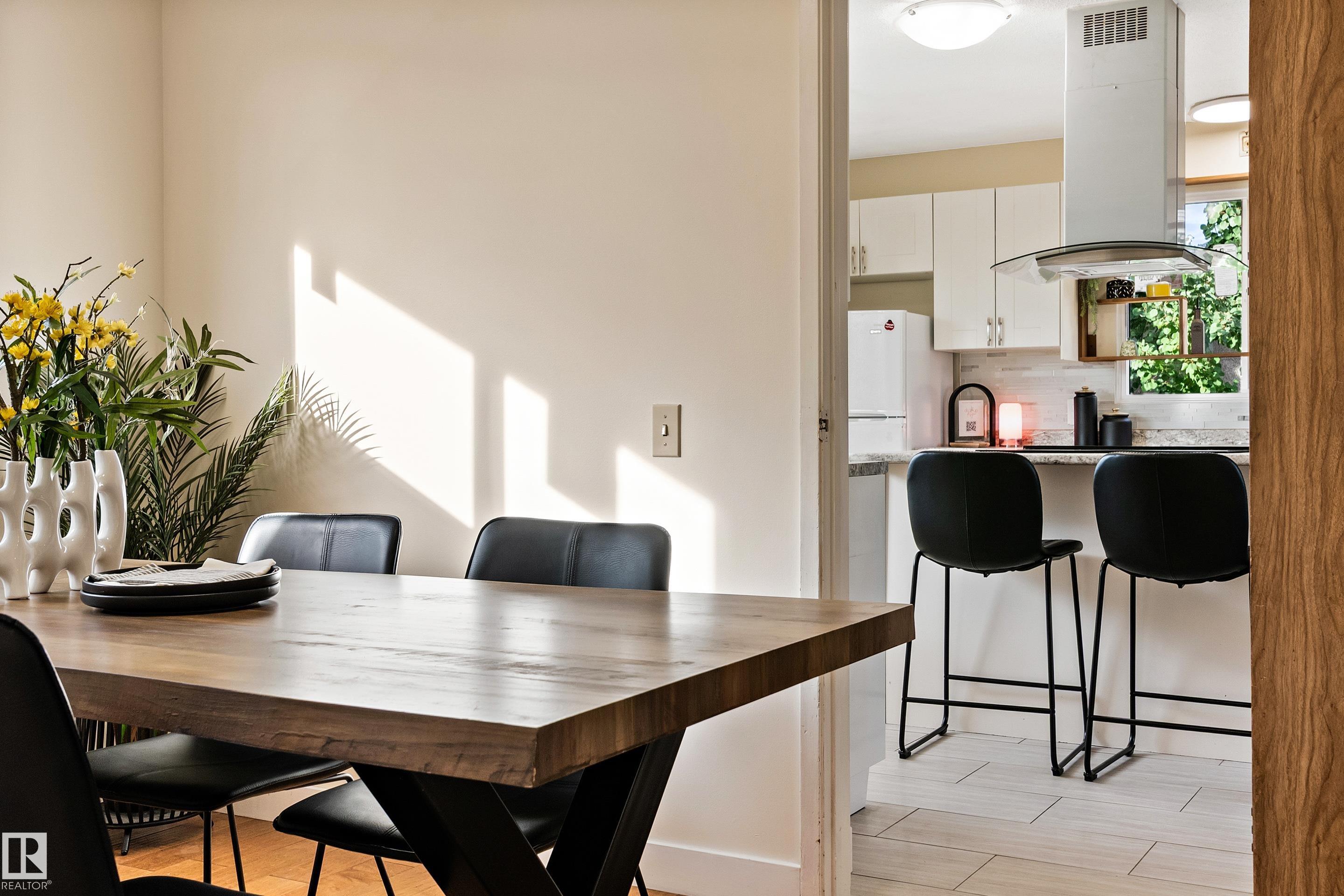 Photo 21 at 7203 93 Avenue NW, Ottewell, Edmonton