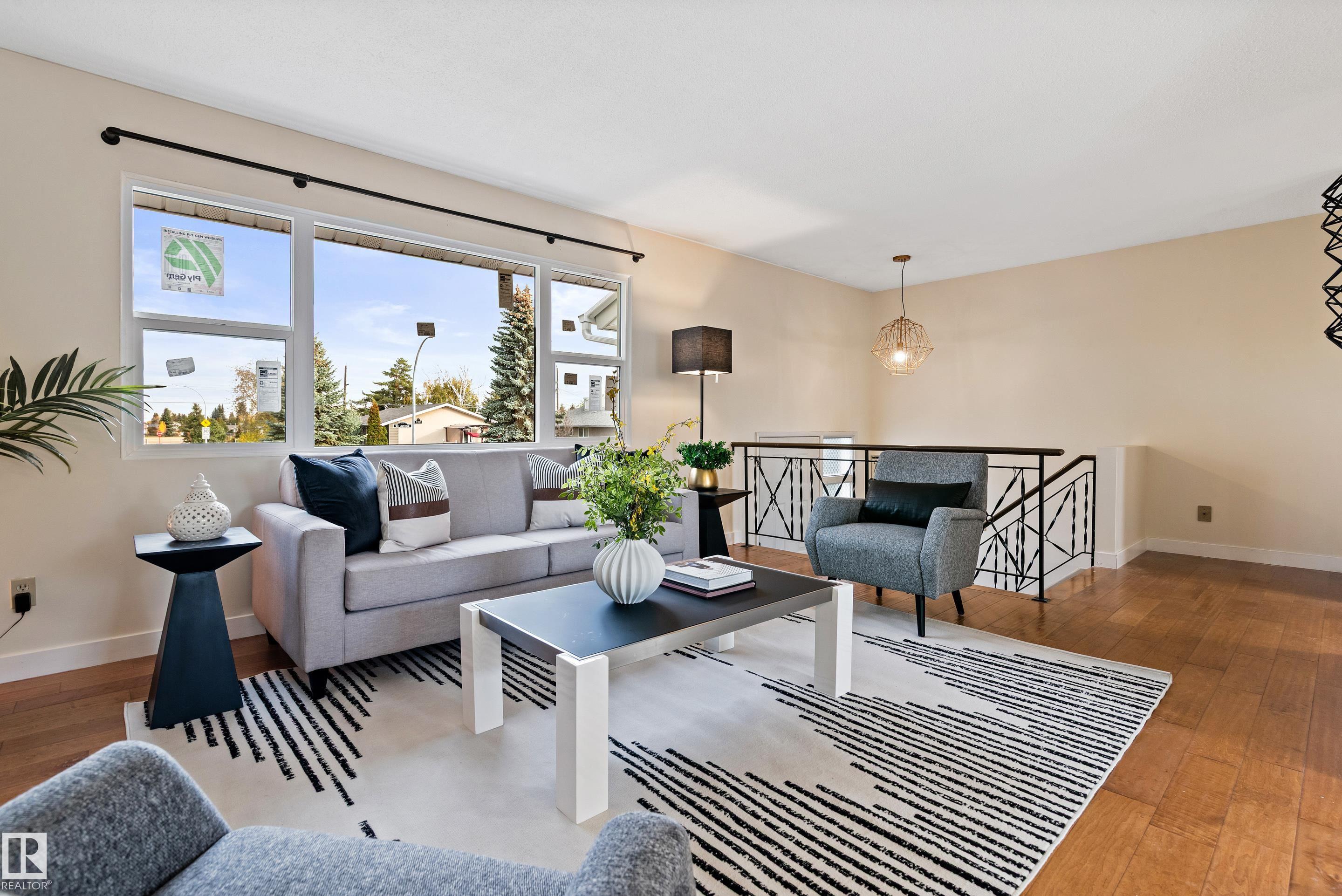 Photo 5 at 7203 93 Avenue NW, Ottewell, Edmonton