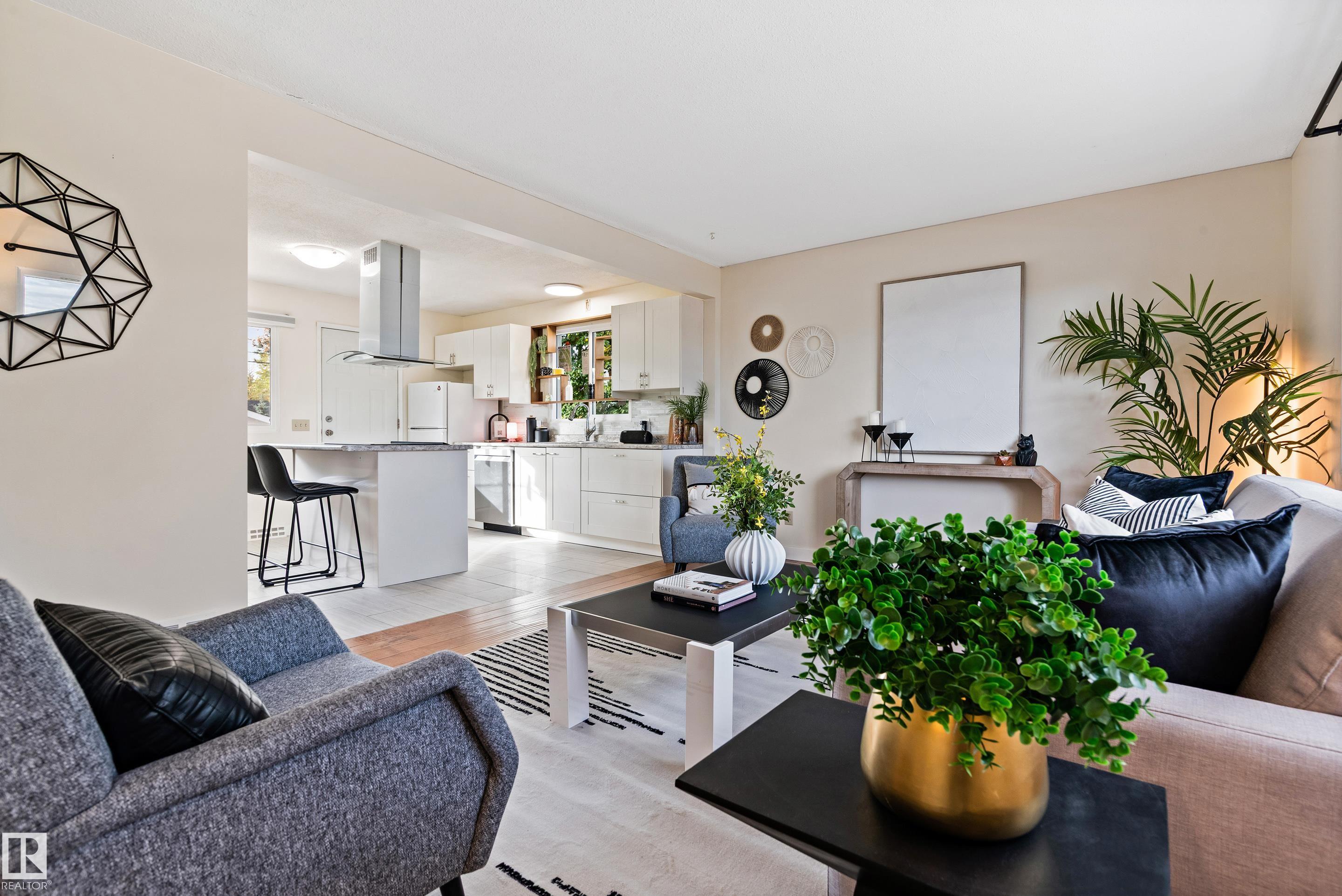 Photo 6 at 7203 93 Avenue NW, Ottewell, Edmonton