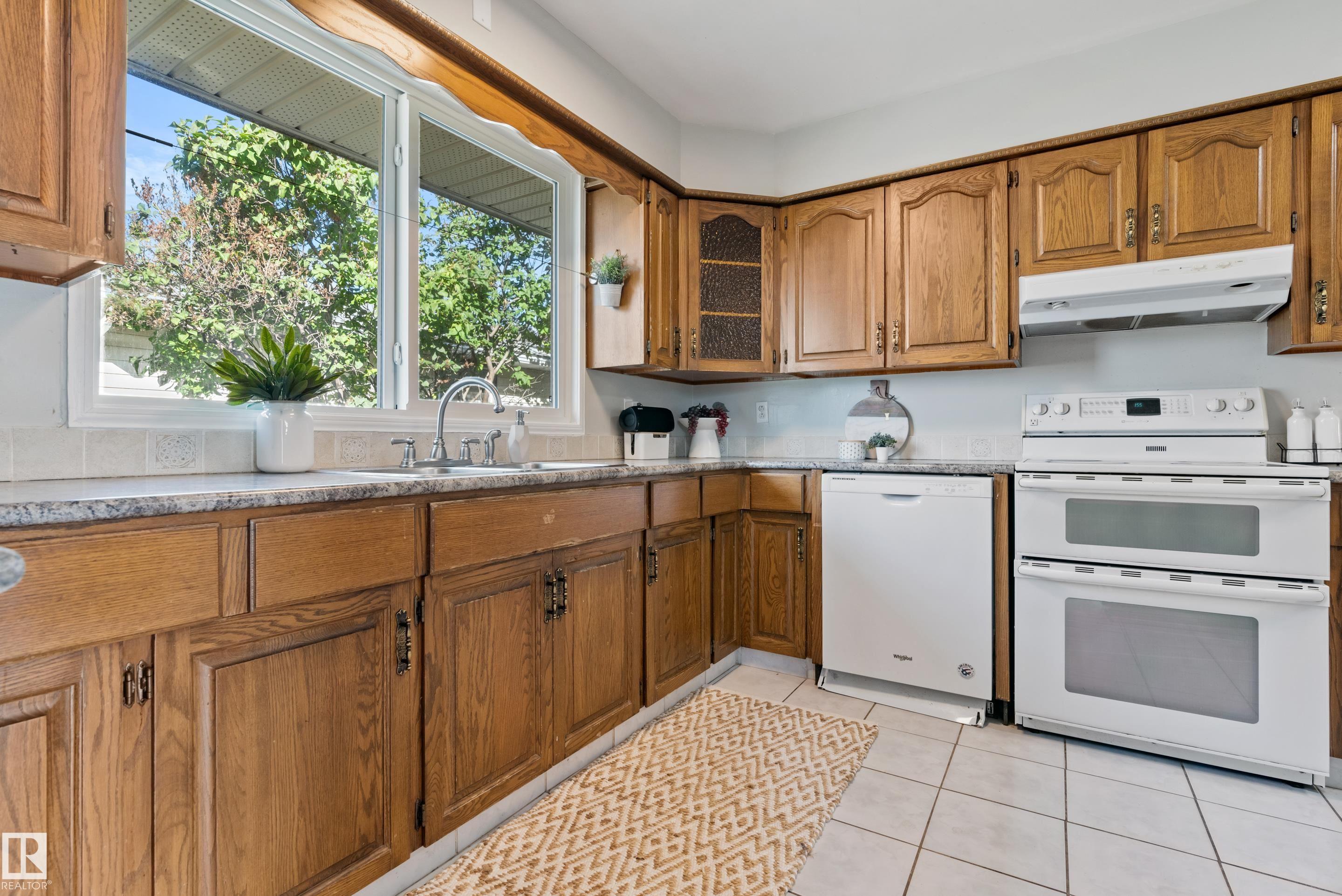 Photo 14 at 7104 95 Avenue NW, Ottewell, Edmonton