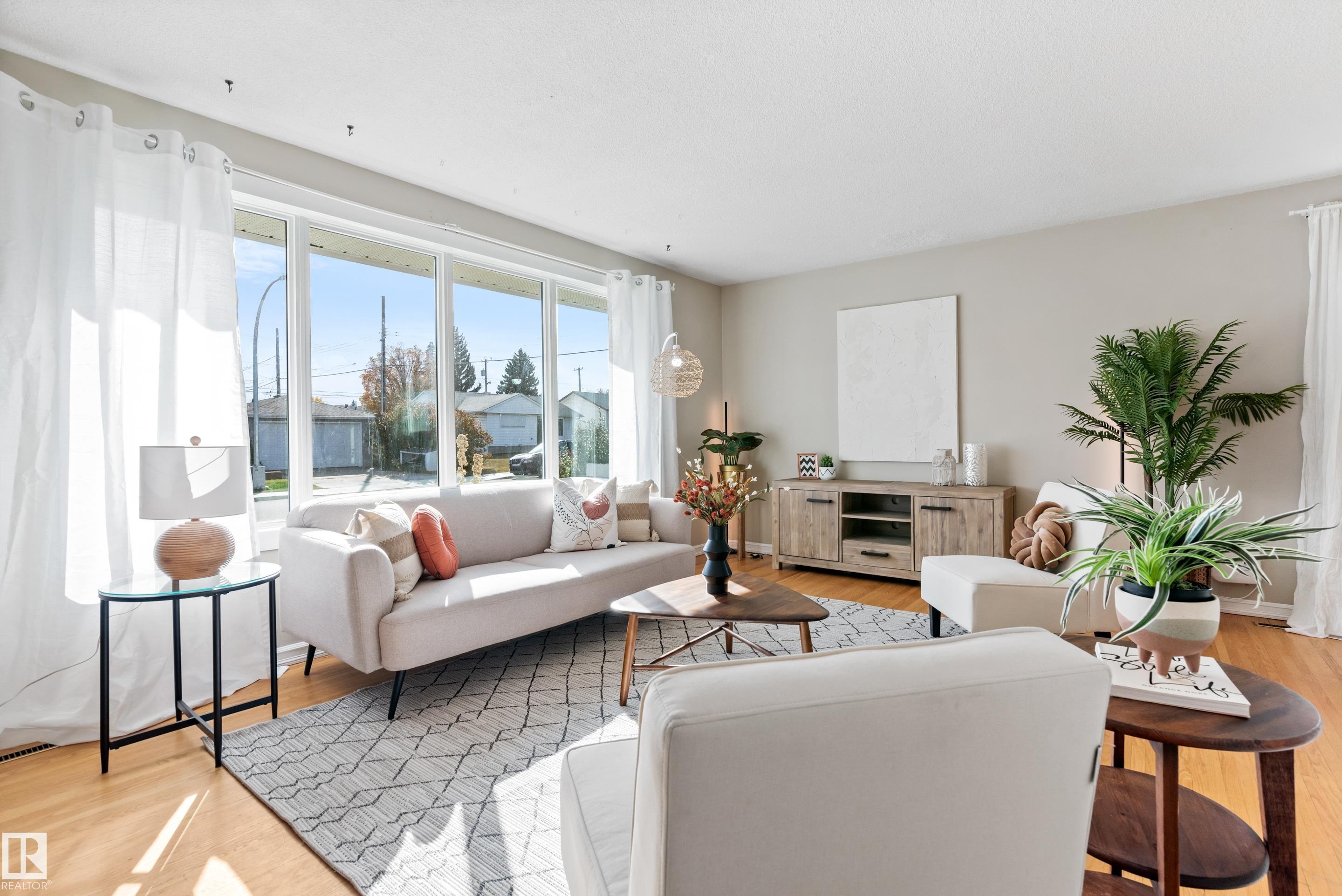 Photo 8 at 7104 95 Avenue NW, Ottewell, Edmonton