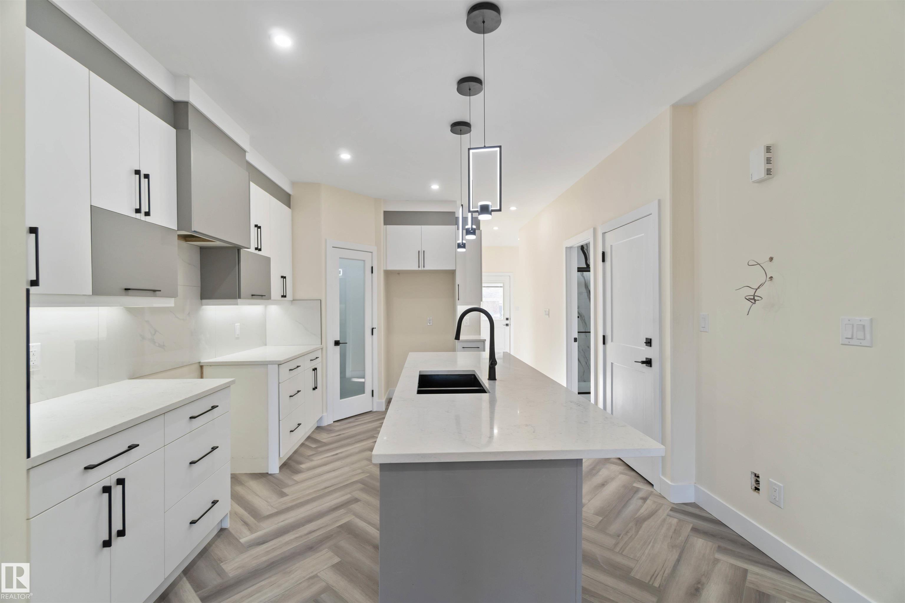 Photo 11 at 8319 81ave NW, King Edward Park, Edmonton