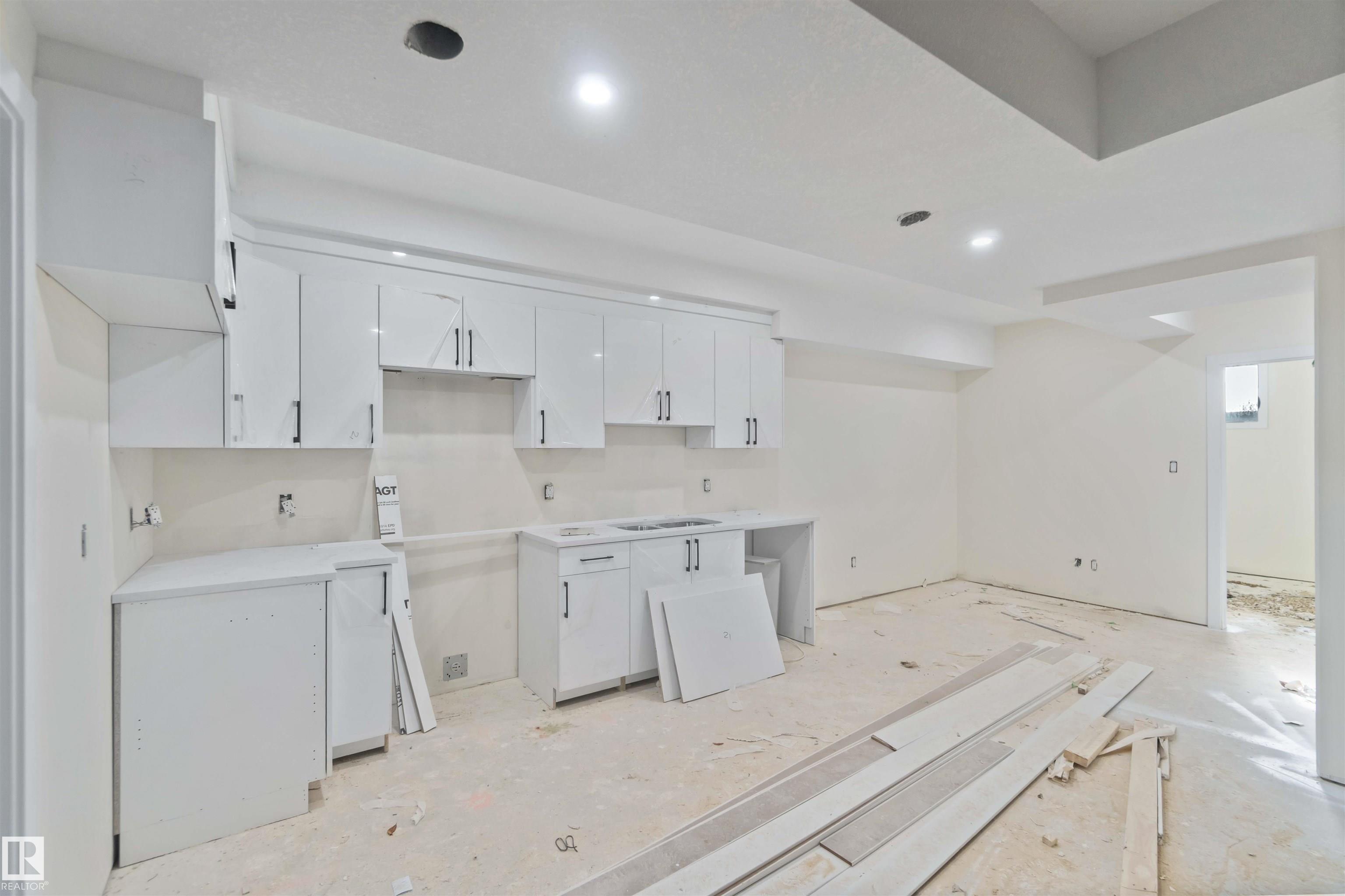 Photo 26 at 8319 81ave NW, King Edward Park, Edmonton