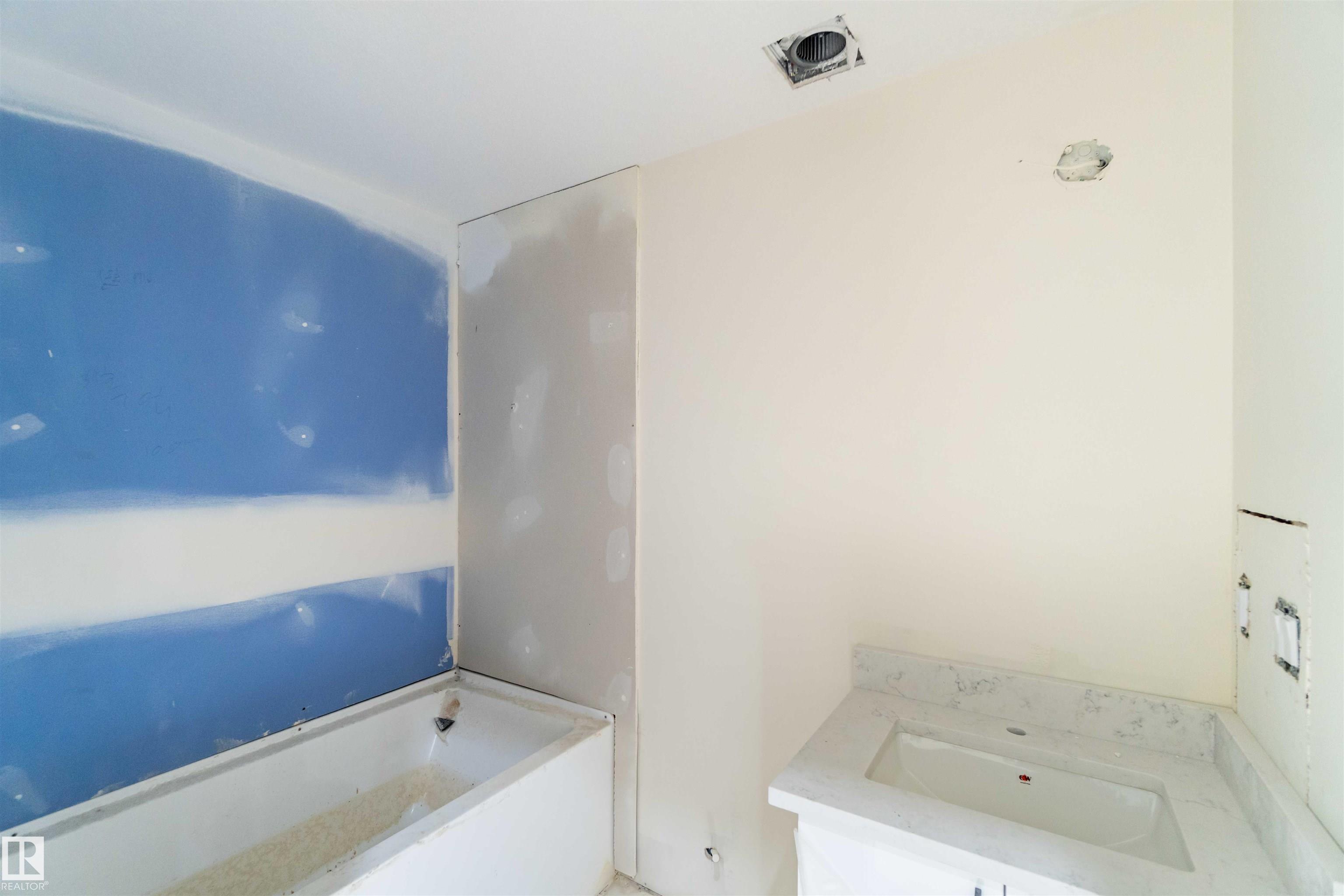 Photo 31 at 8319 81ave NW, King Edward Park, Edmonton