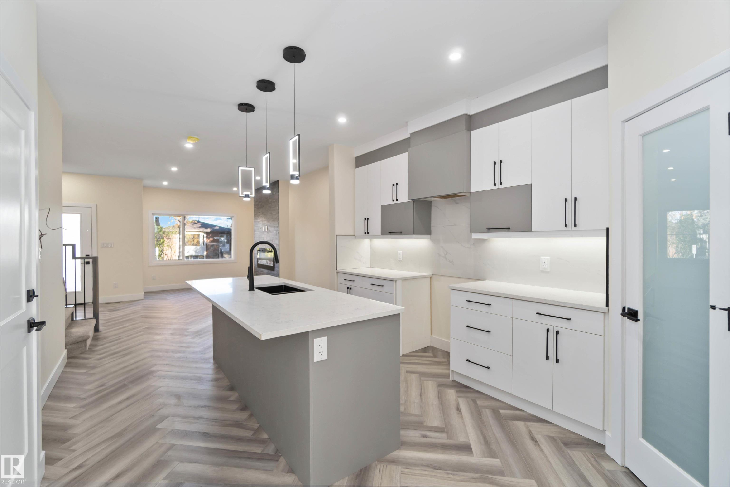 Photo 10 at 8319 81ave NW, King Edward Park, Edmonton