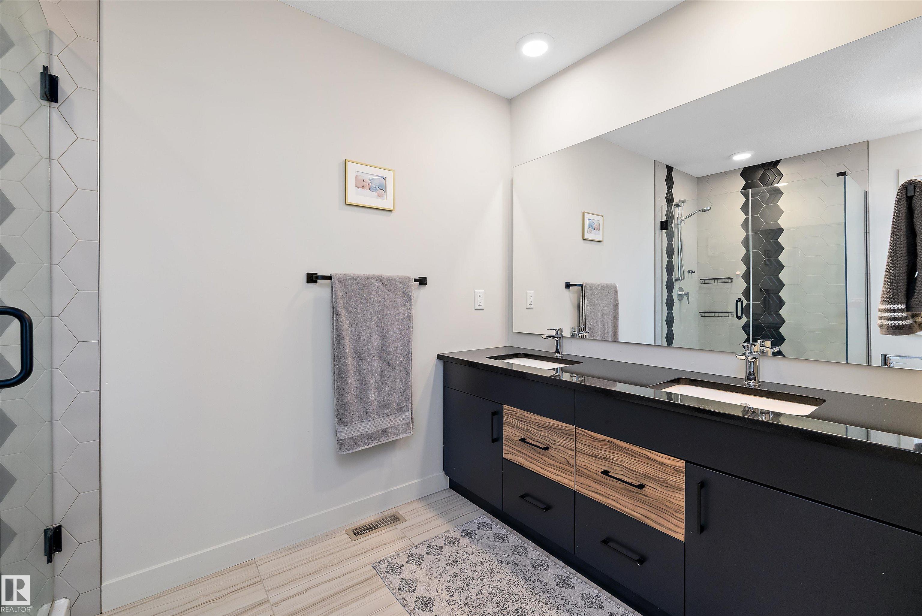 Photo 46 at 2 Elwyck Gate, Fenwyck, Spruce Grove