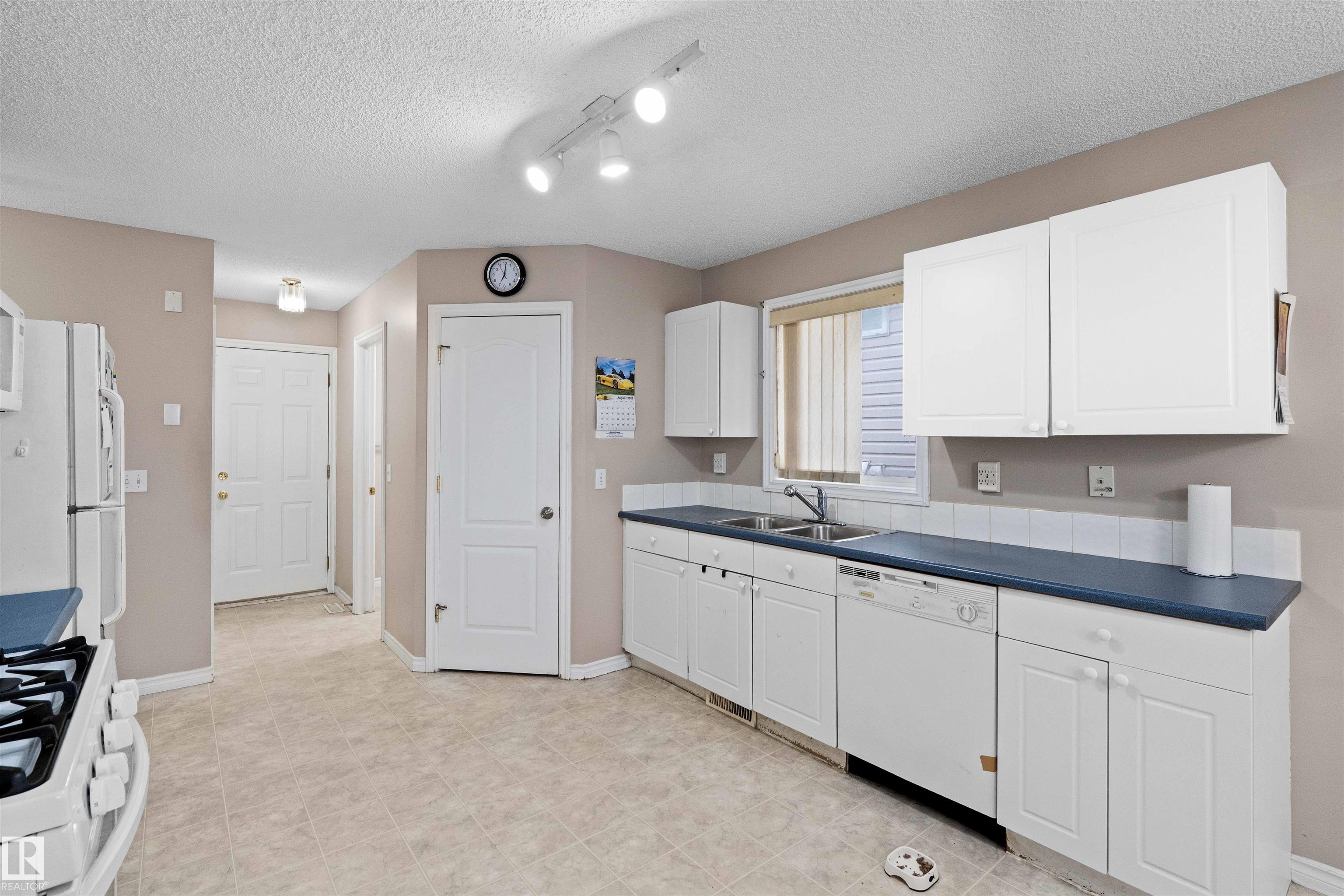 Photo 9 at 4804 147 Avenue NW, Miller, Edmonton