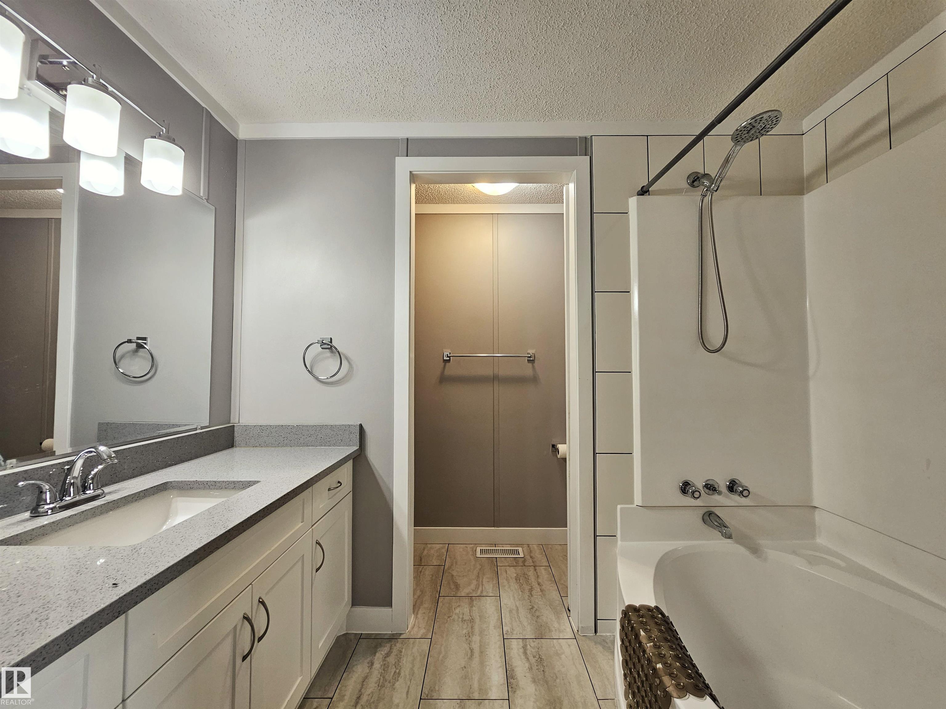 Photo 18 at 42 Richfield Road, Clearview Acres, Rural Sturgeon County