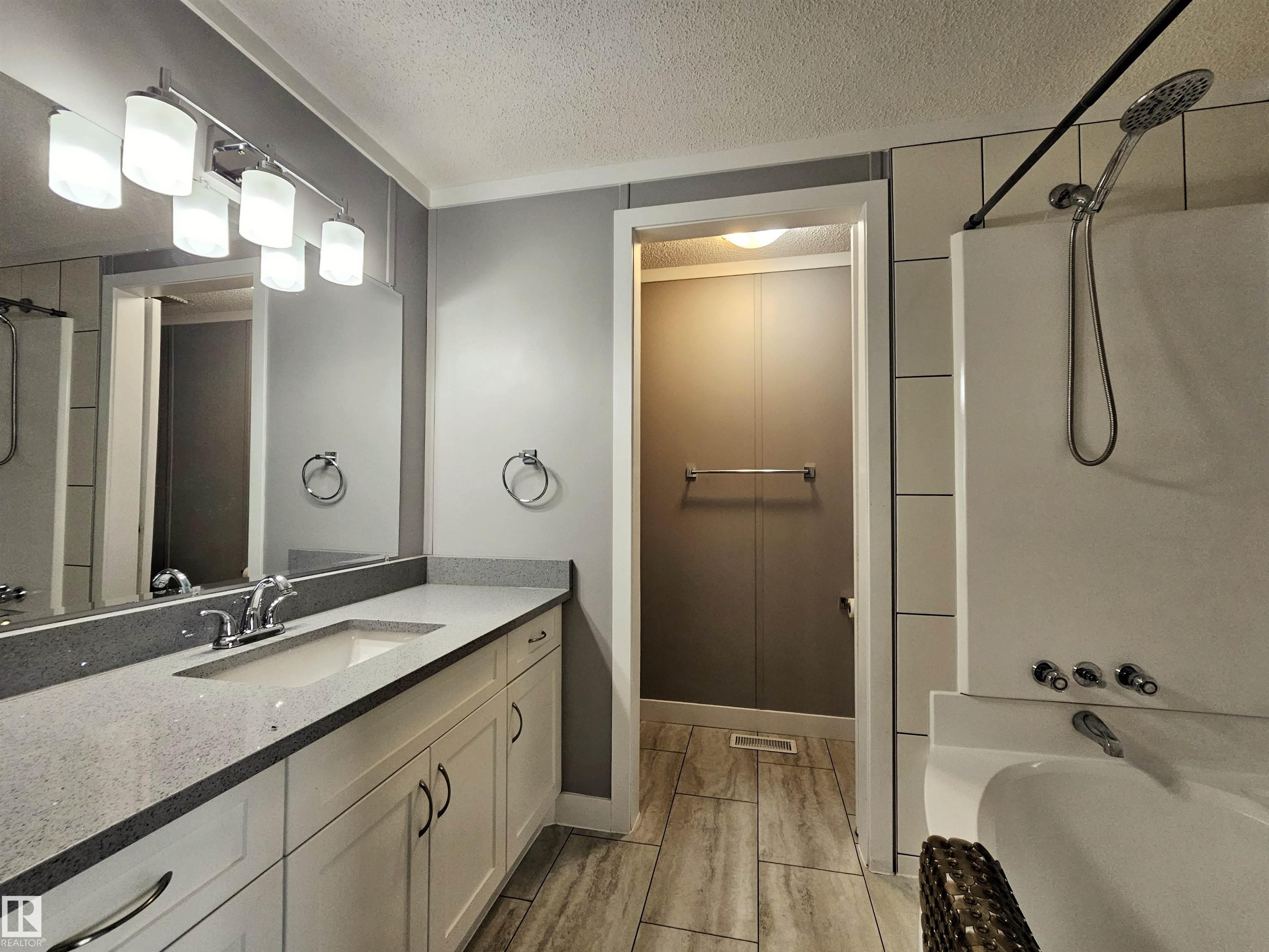 Photo 19 at 42 Richfield Road, Clearview Acres, Rural Sturgeon County