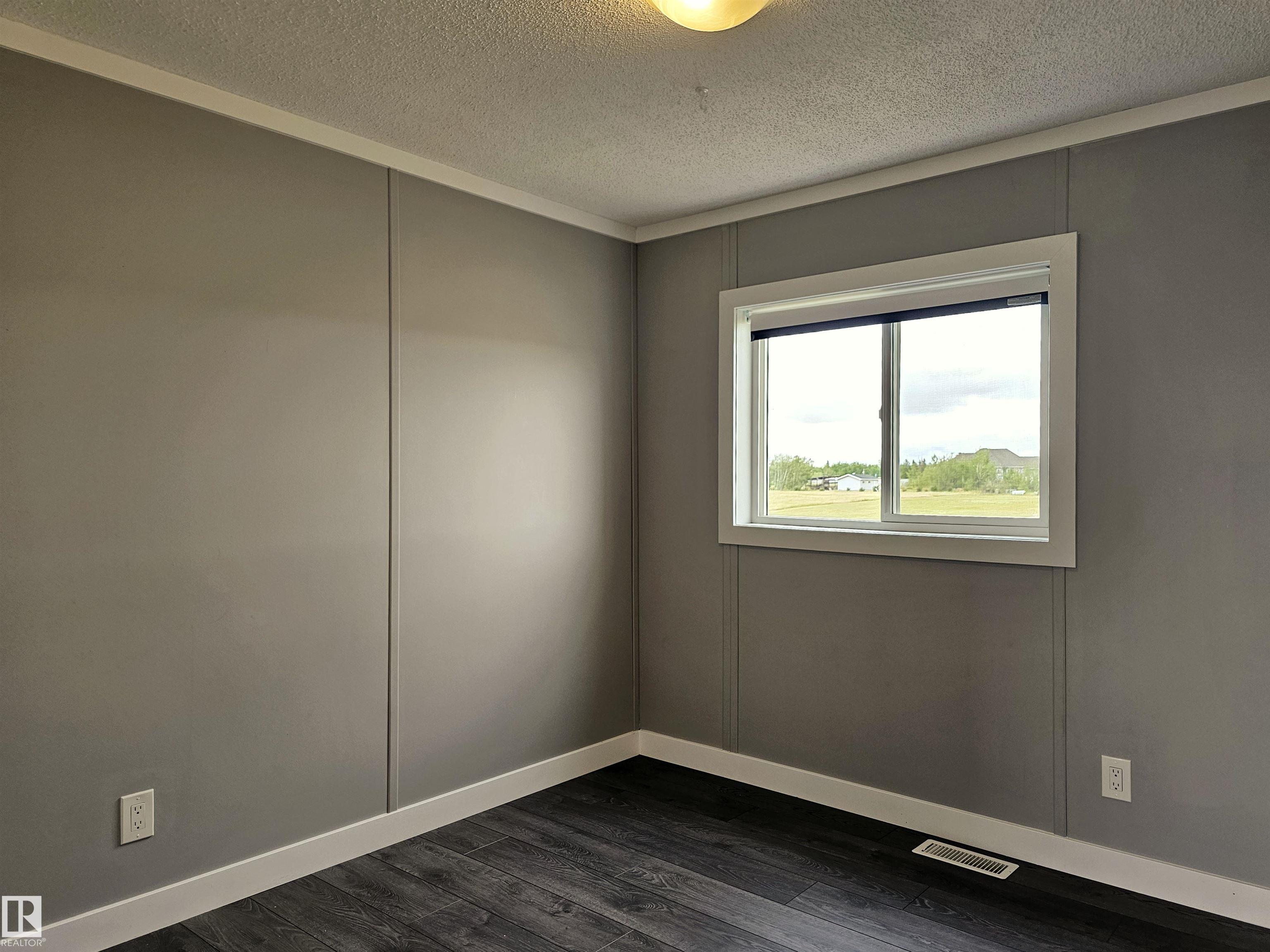 Photo 34 at 42 Richfield Road, Clearview Acres, Rural Sturgeon County