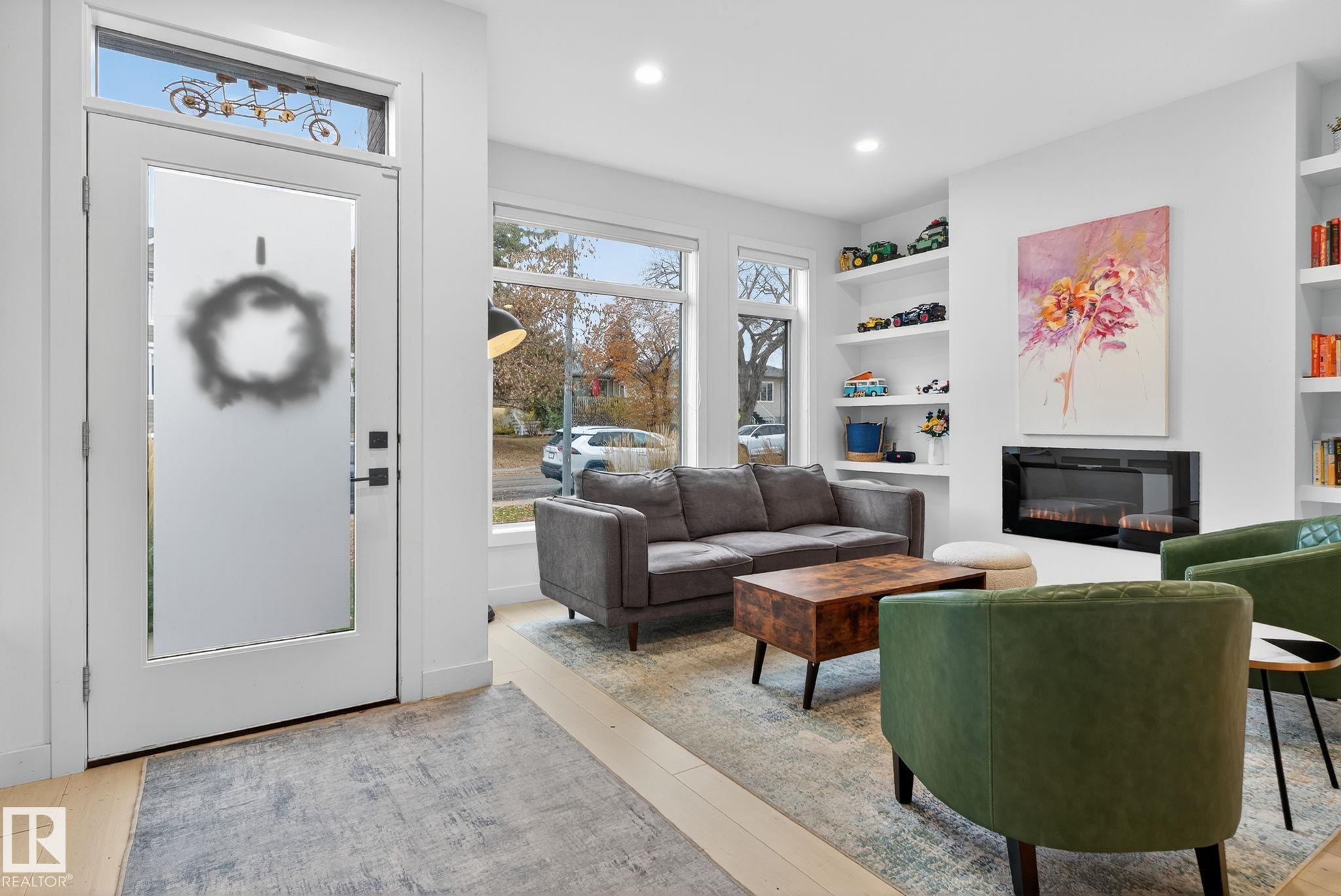 Photo 3 at 10511 75 Street NW, Forest Heights, Edmonton