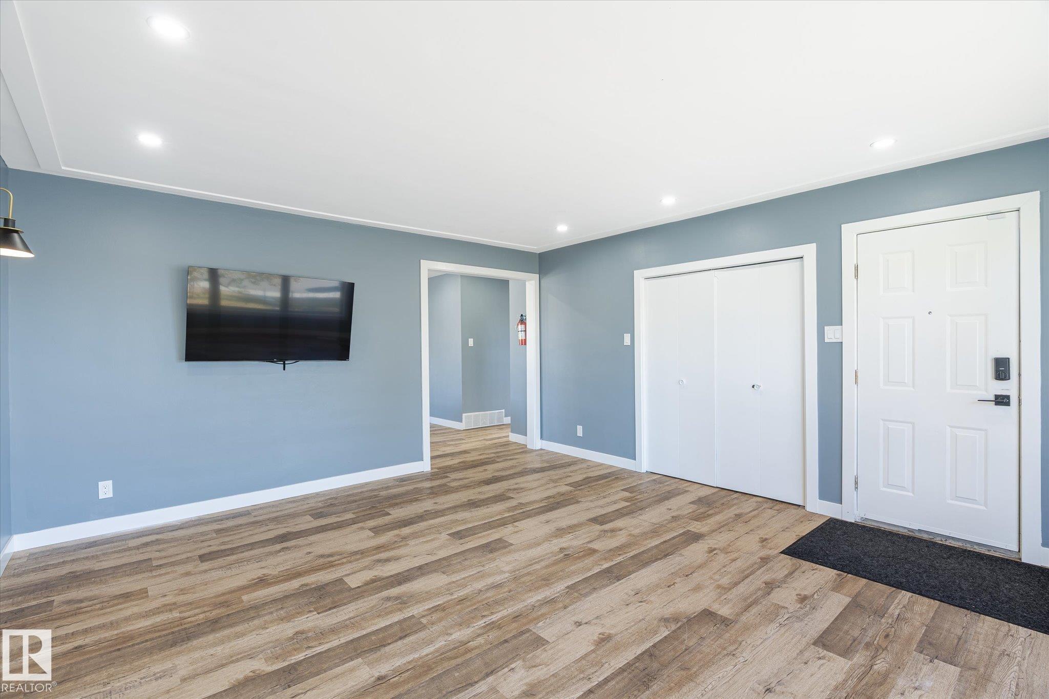 Photo 5 at 12707 & 12709 92 Street NW, Killarney, Edmonton