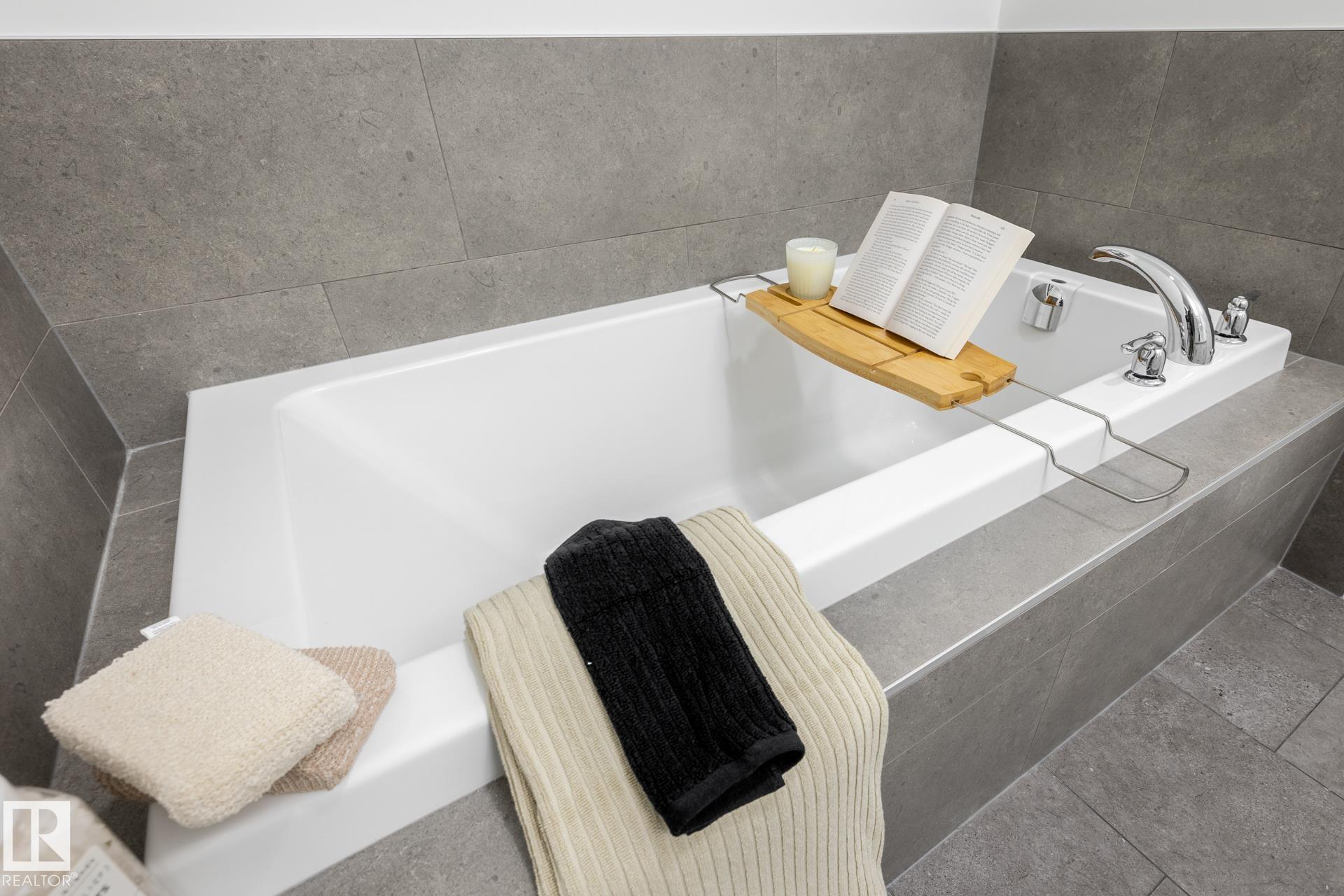 Photo 22 at 5017 Cawsey Link SW, Chappelle Area, Edmonton