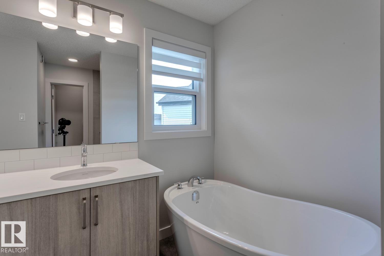 Photo 39 at 19019 20 Avenue NW, River's Edge, Edmonton