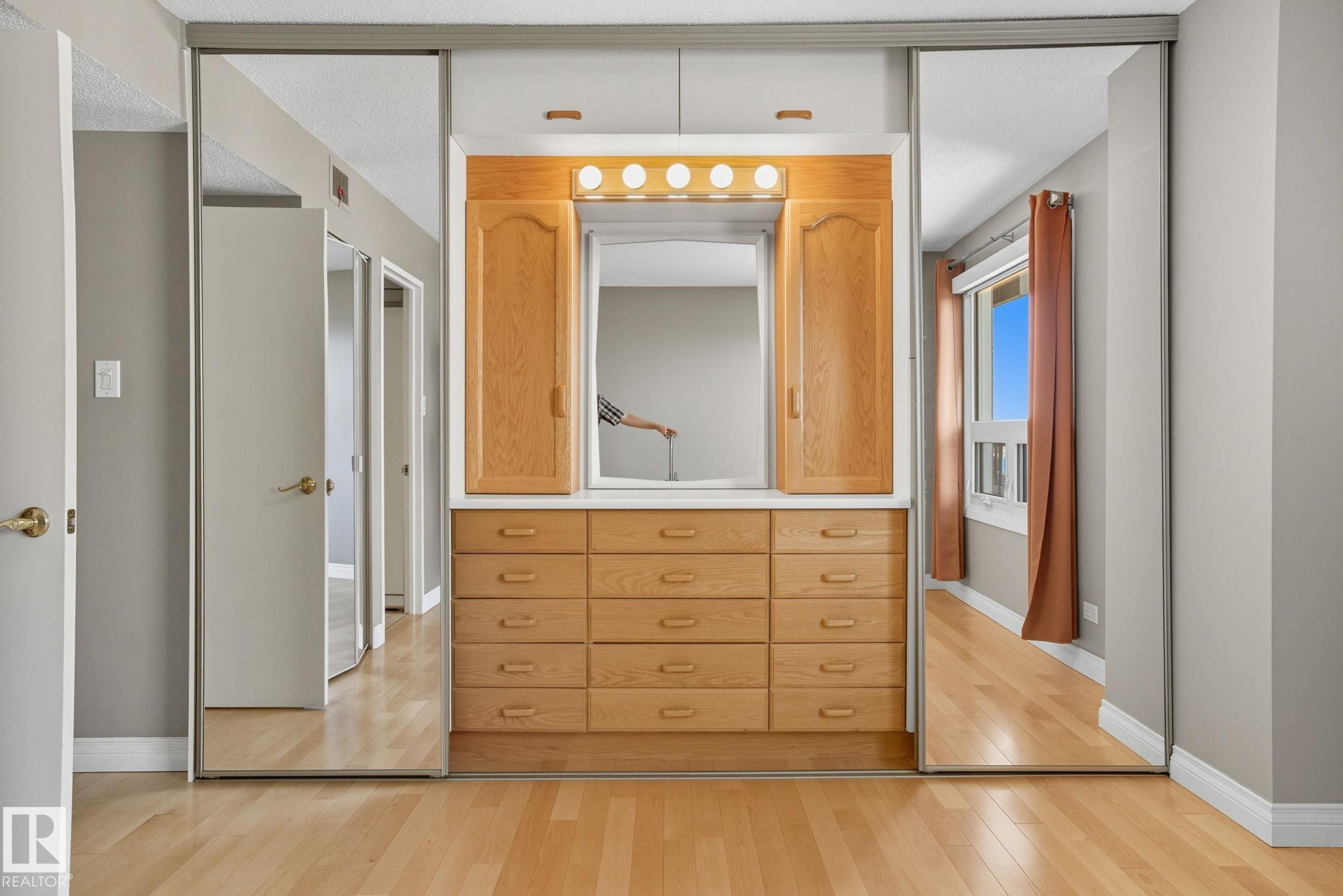 Photo 30 at 1602 - 12303 Jasper Avenue NW, Wîhkwêntôwin, Edmonton