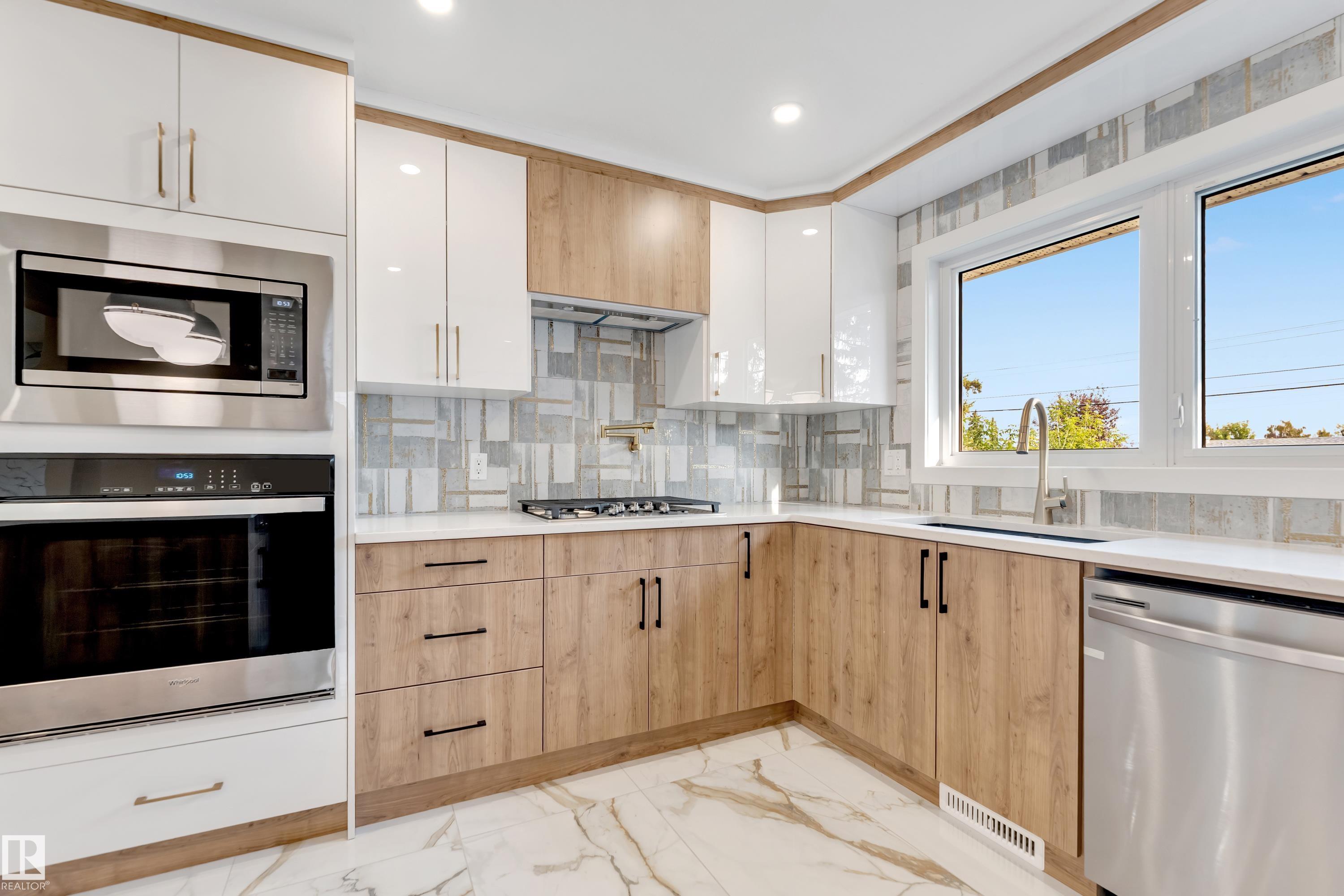 Photo 11 at 5907 137 Avenue NW, Belvedere, Edmonton