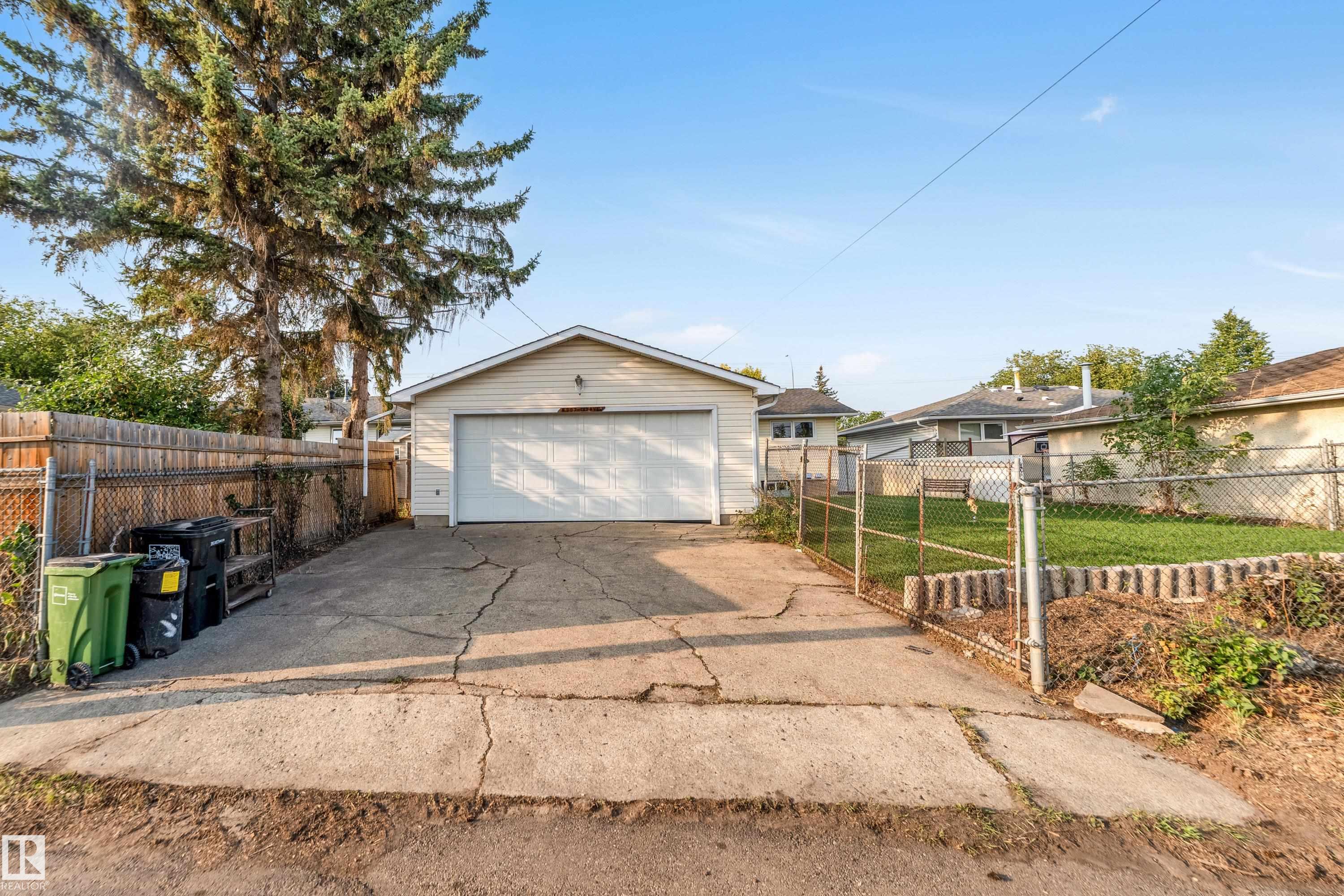 Photo 36 at 5907 137 Avenue NW, Belvedere, Edmonton