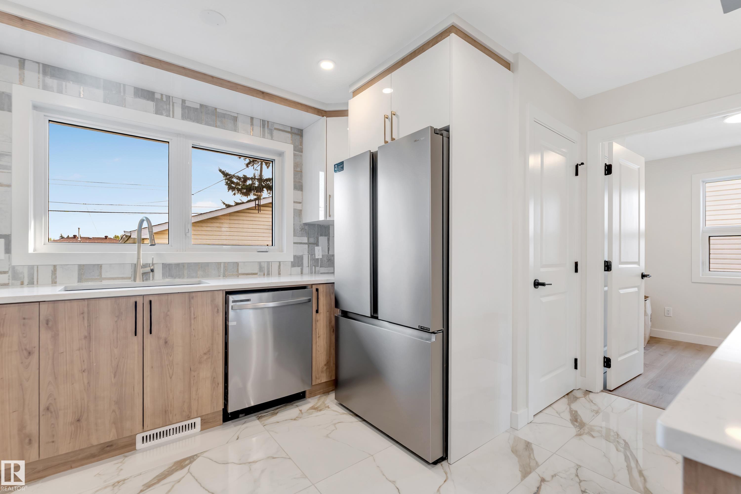 Photo 10 at 5907 137 Avenue NW, Belvedere, Edmonton