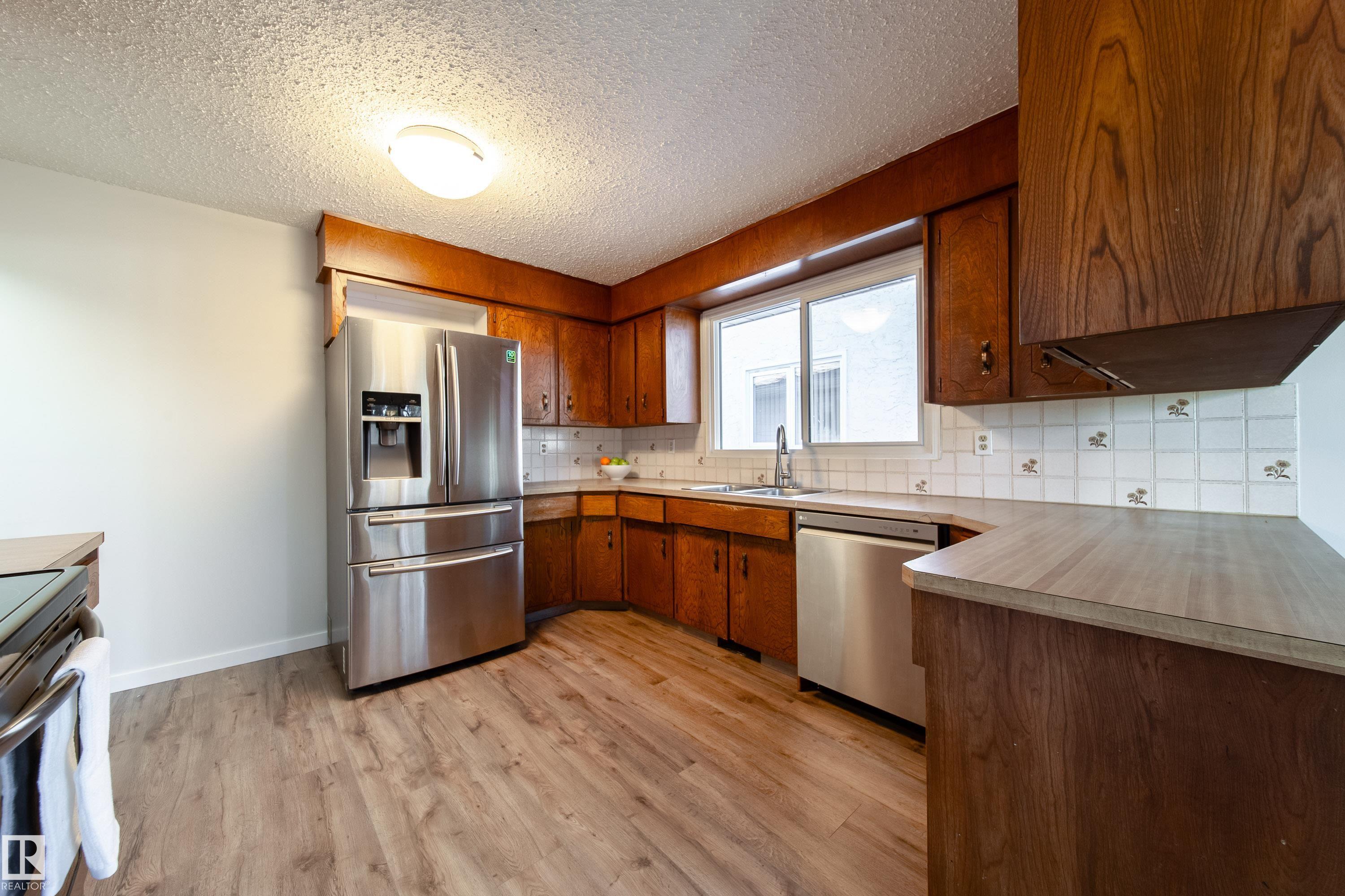 Photo 12 at 14511 21 Street NW, Fraser, Edmonton