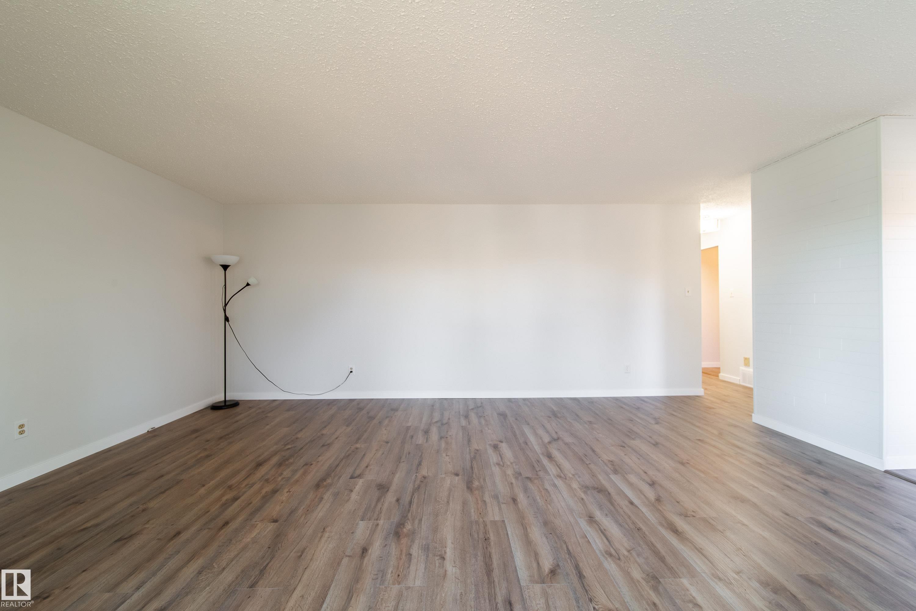 Photo 4 at 14511 21 Street NW, Fraser, Edmonton