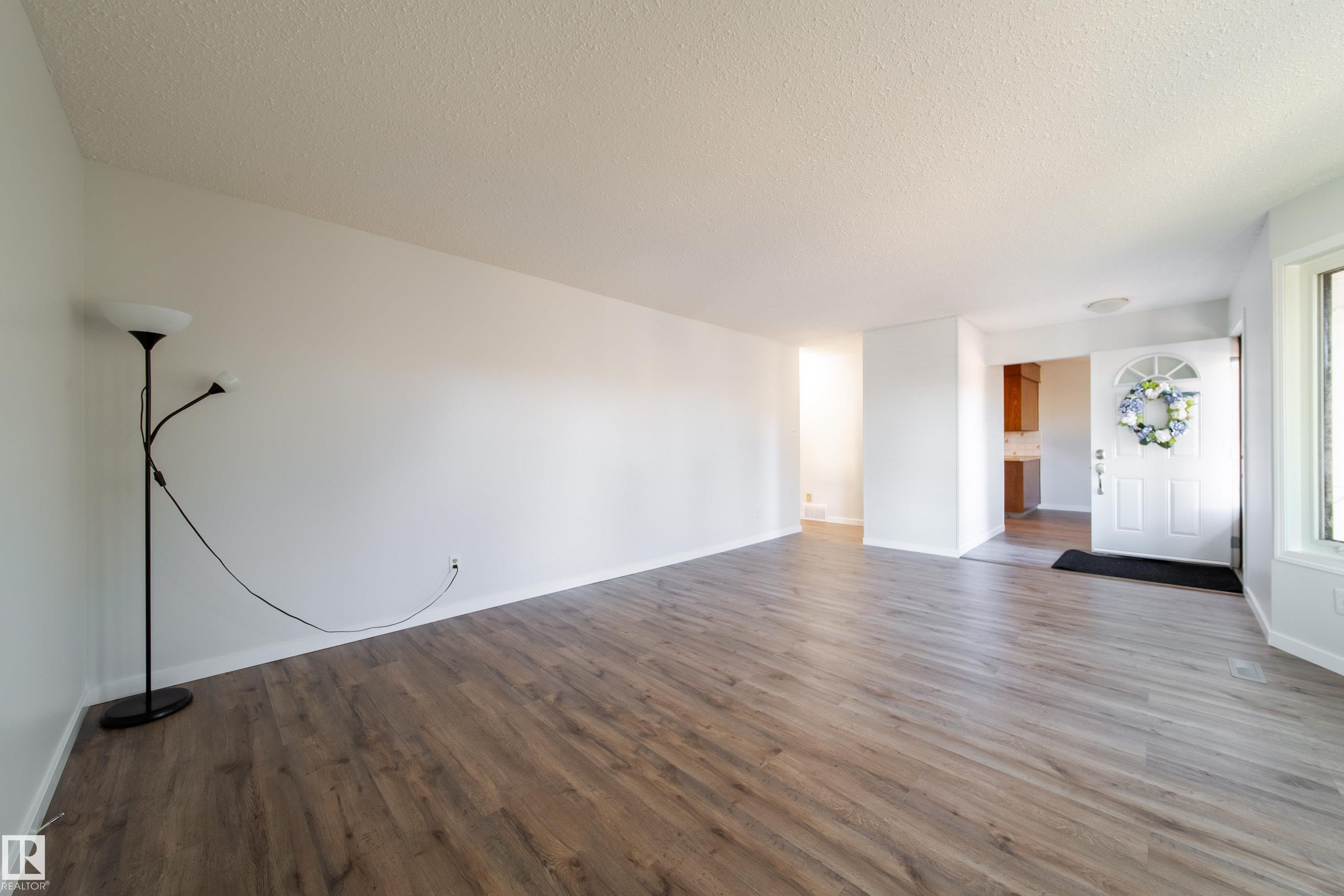 Photo 5 at 14511 21 Street NW, Fraser, Edmonton