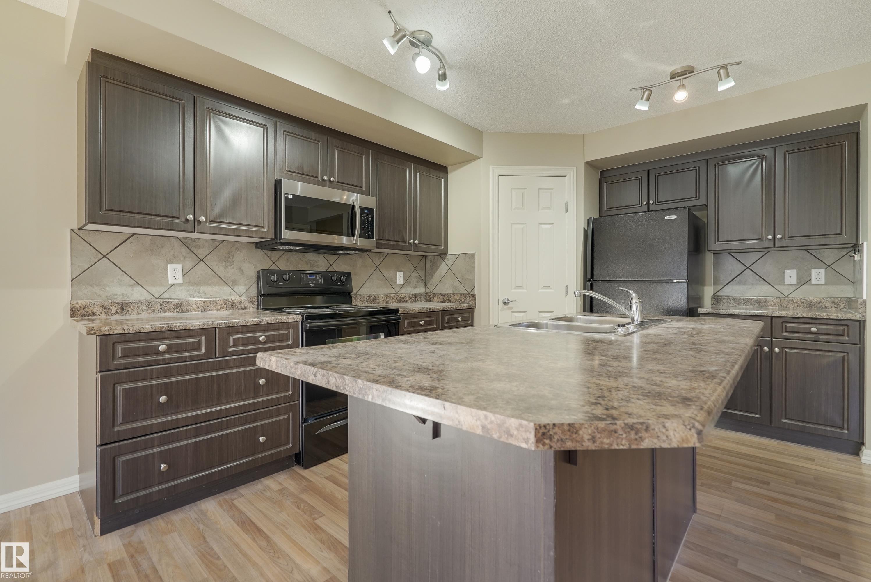 Photo 3 at 1323 Cunningham Drive SW, Callaghan, Edmonton