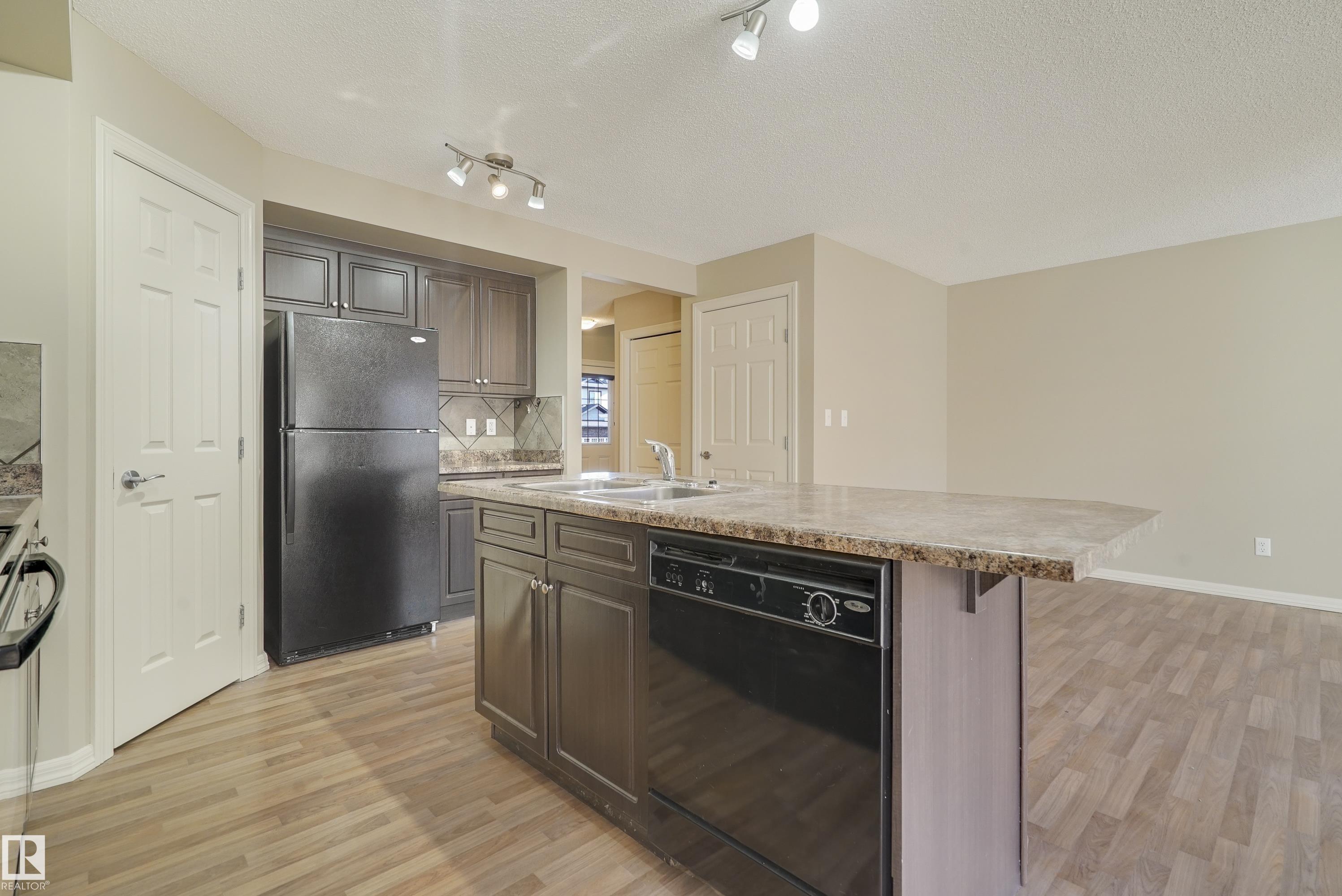 Photo 4 at 1323 Cunningham Drive SW, Callaghan, Edmonton