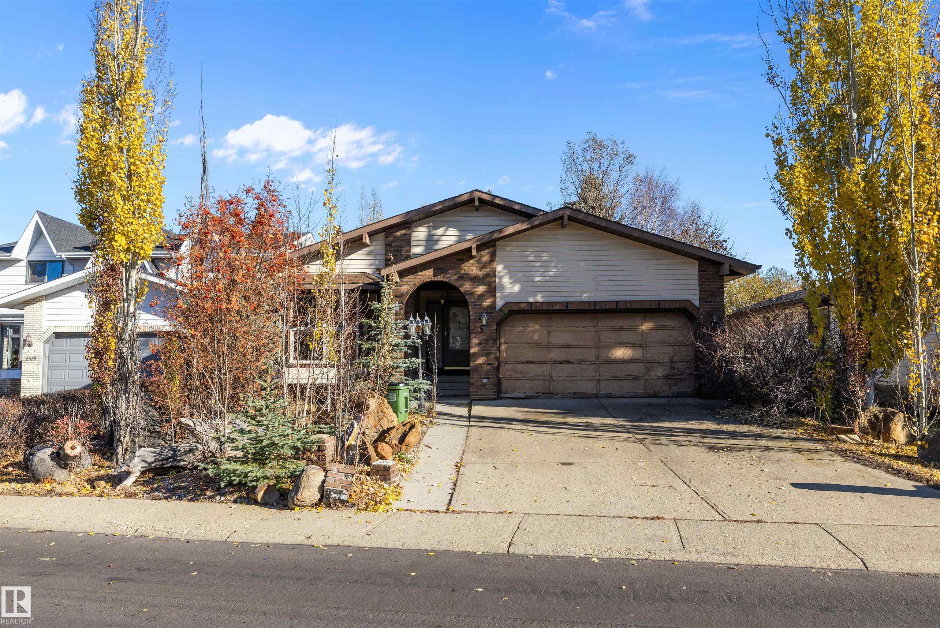 Photo 2 at 2031 104a Street NW, Keheewin, Edmonton