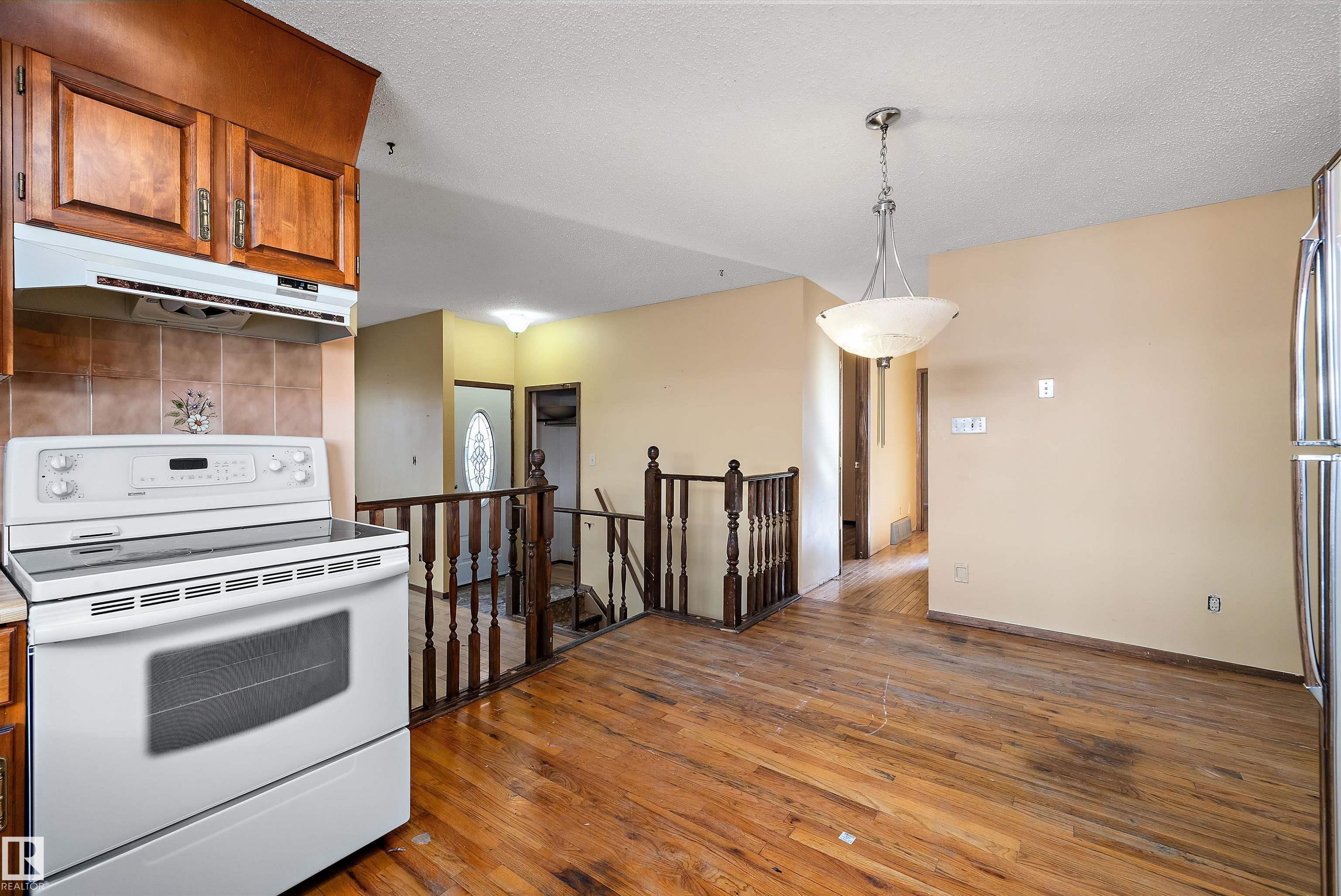 Photo 15 at 2031 104a Street NW, Keheewin, Edmonton