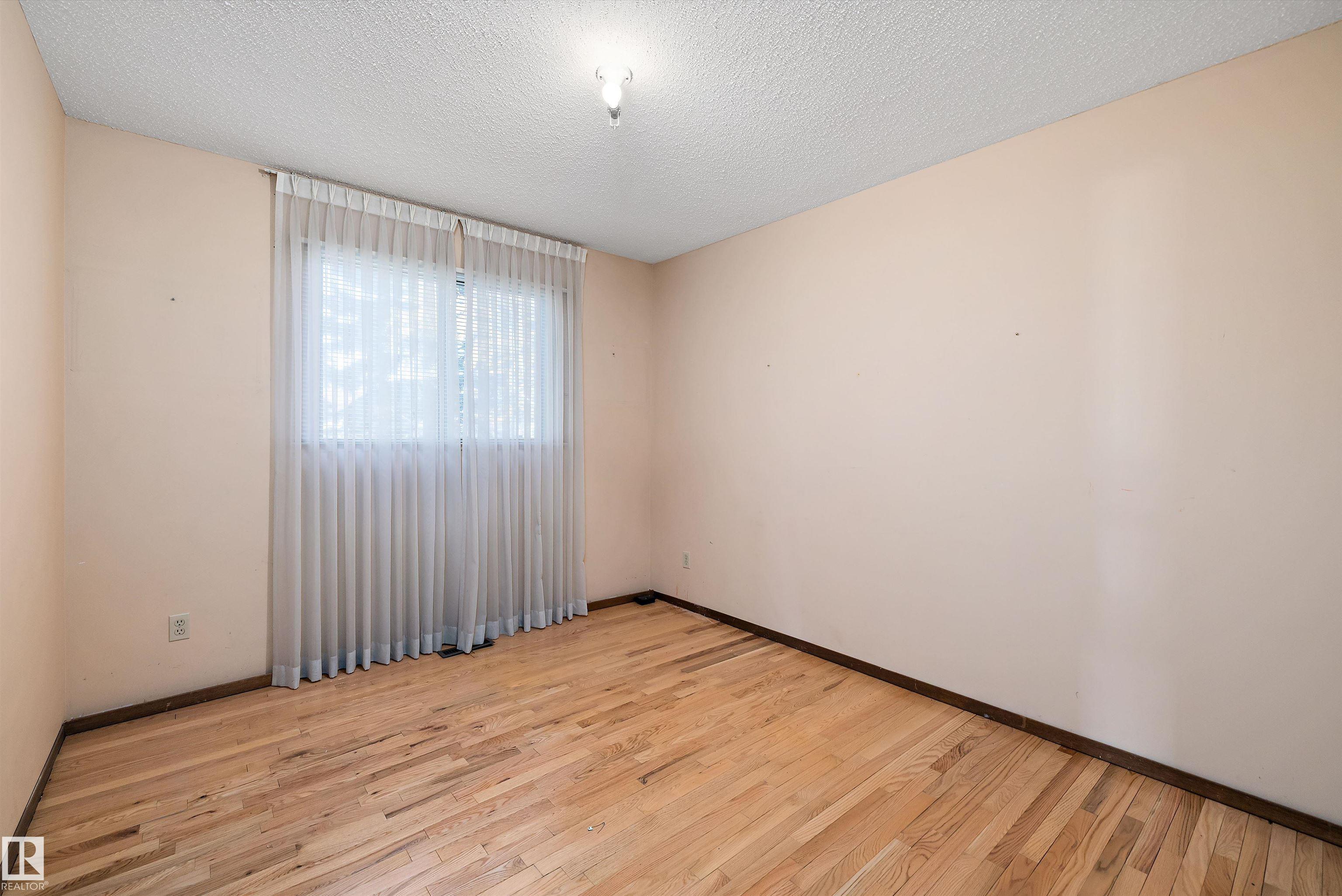 Photo 19 at 2031 104a Street NW, Keheewin, Edmonton