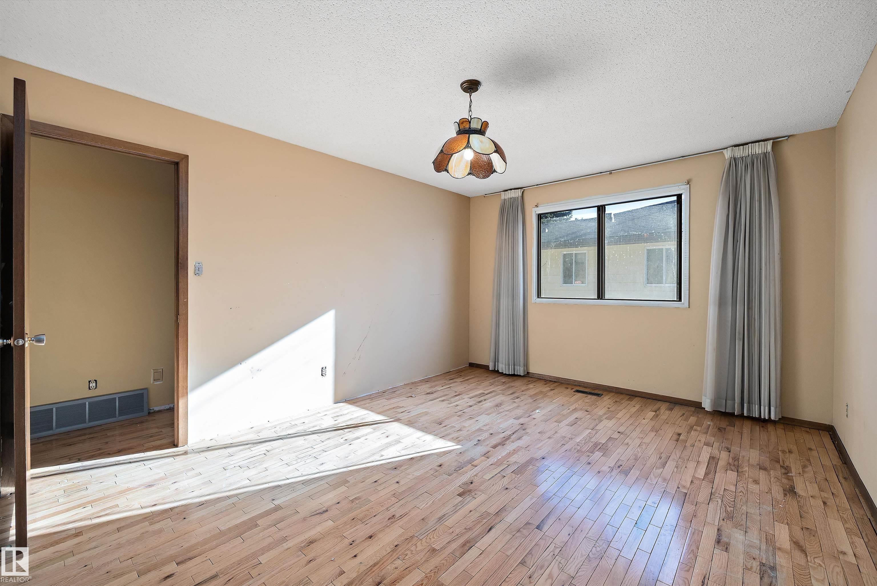 Photo 27 at 2031 104a Street NW, Keheewin, Edmonton