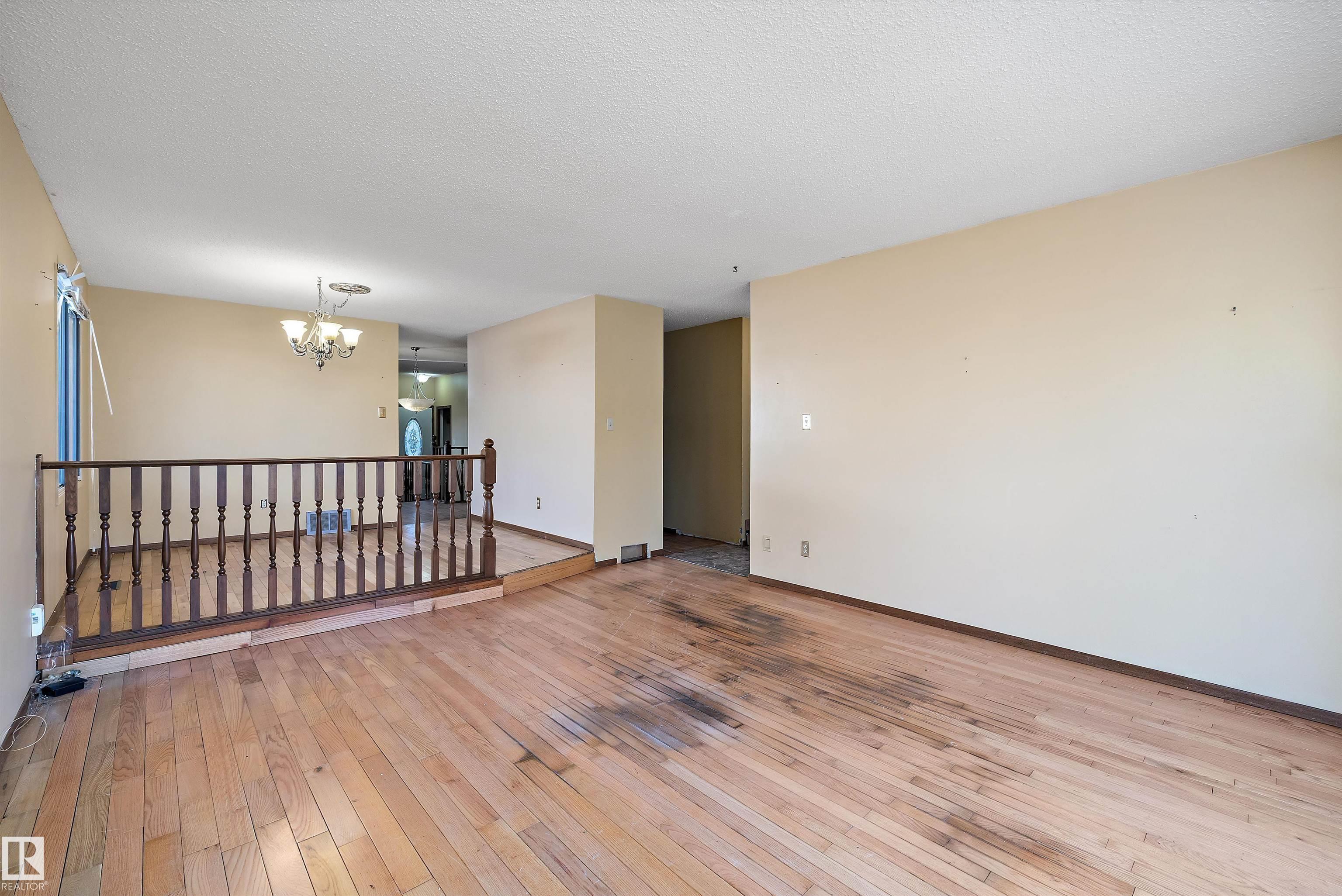 Photo 6 at 2031 104a Street NW, Keheewin, Edmonton